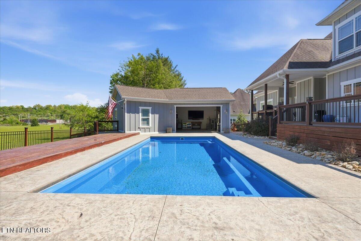 124 Alpine Drive Clinton TN 37716