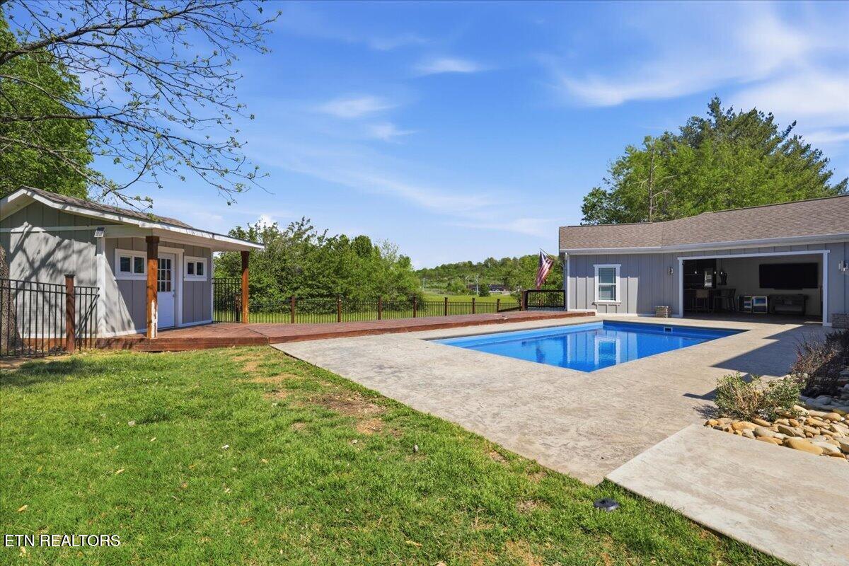 124 Alpine Drive Clinton TN 37716