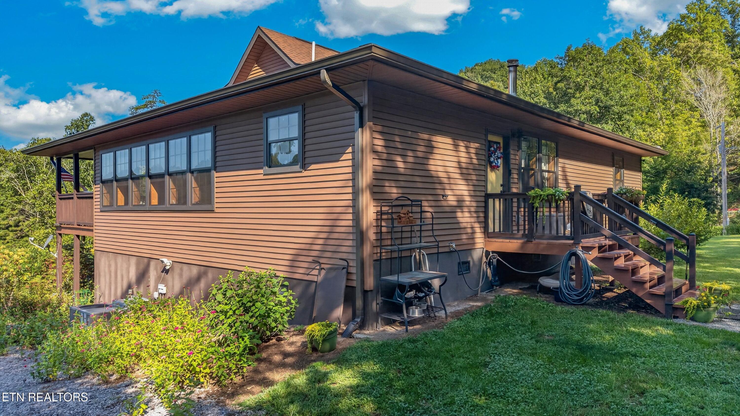 7020 Caney Valley Road Tazewell TN 37879