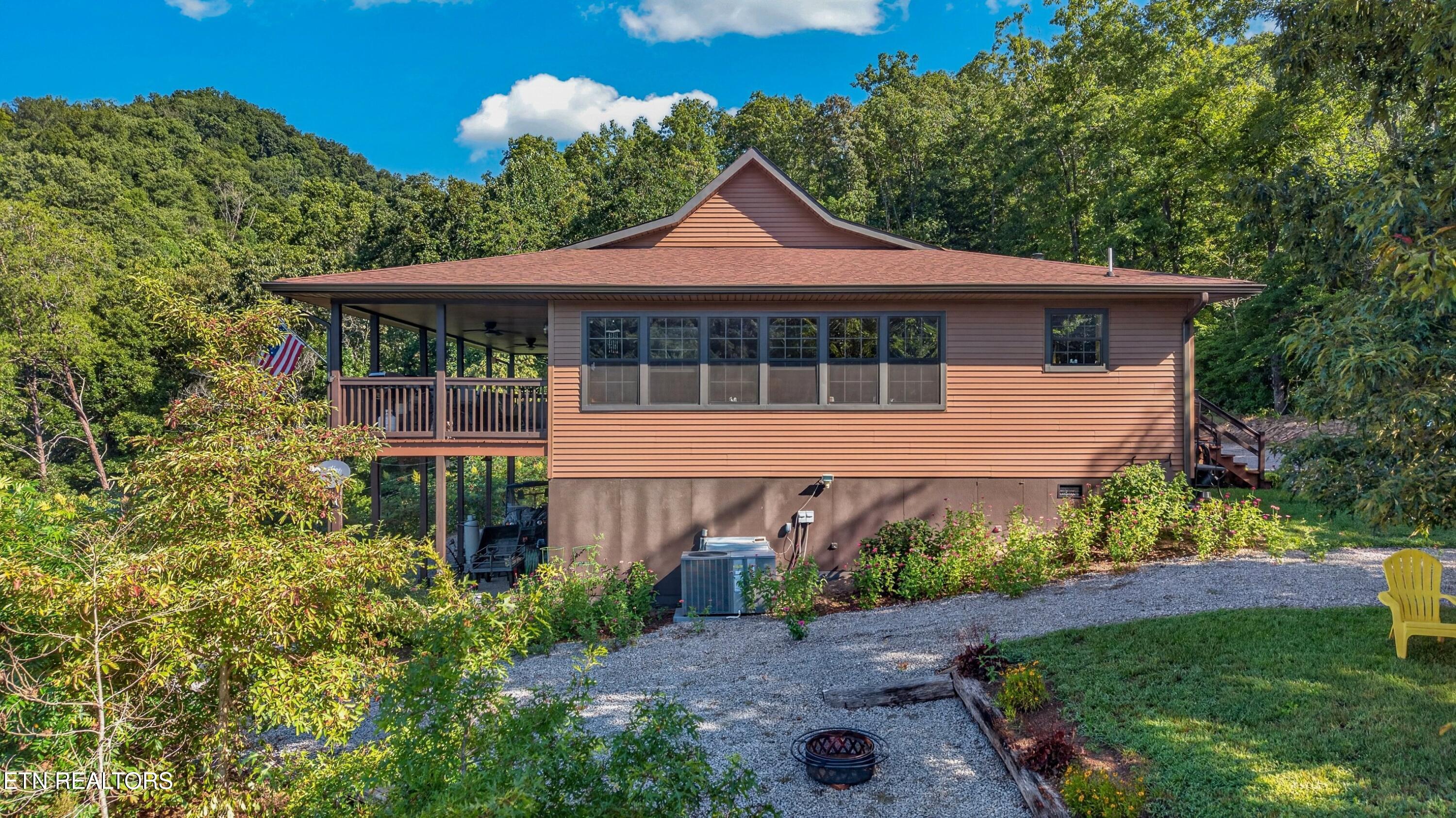 7020 Caney Valley Road Tazewell TN 37879