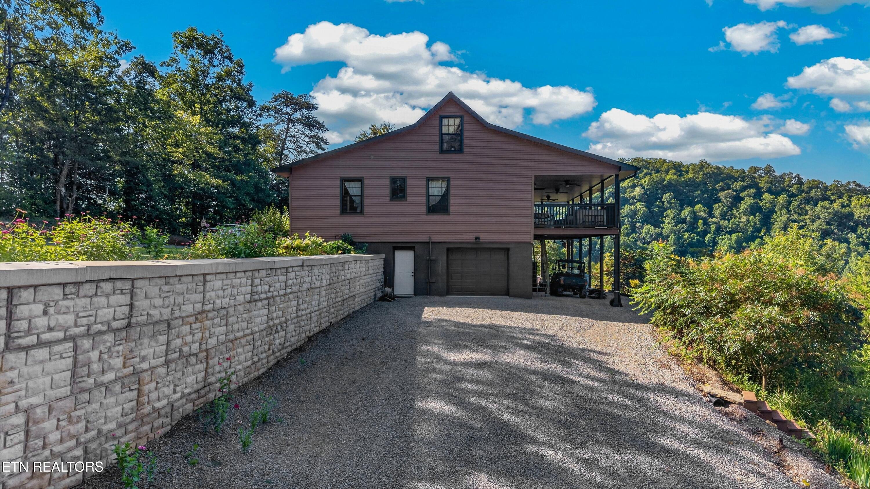 7020 Caney Valley Road Tazewell TN 37879