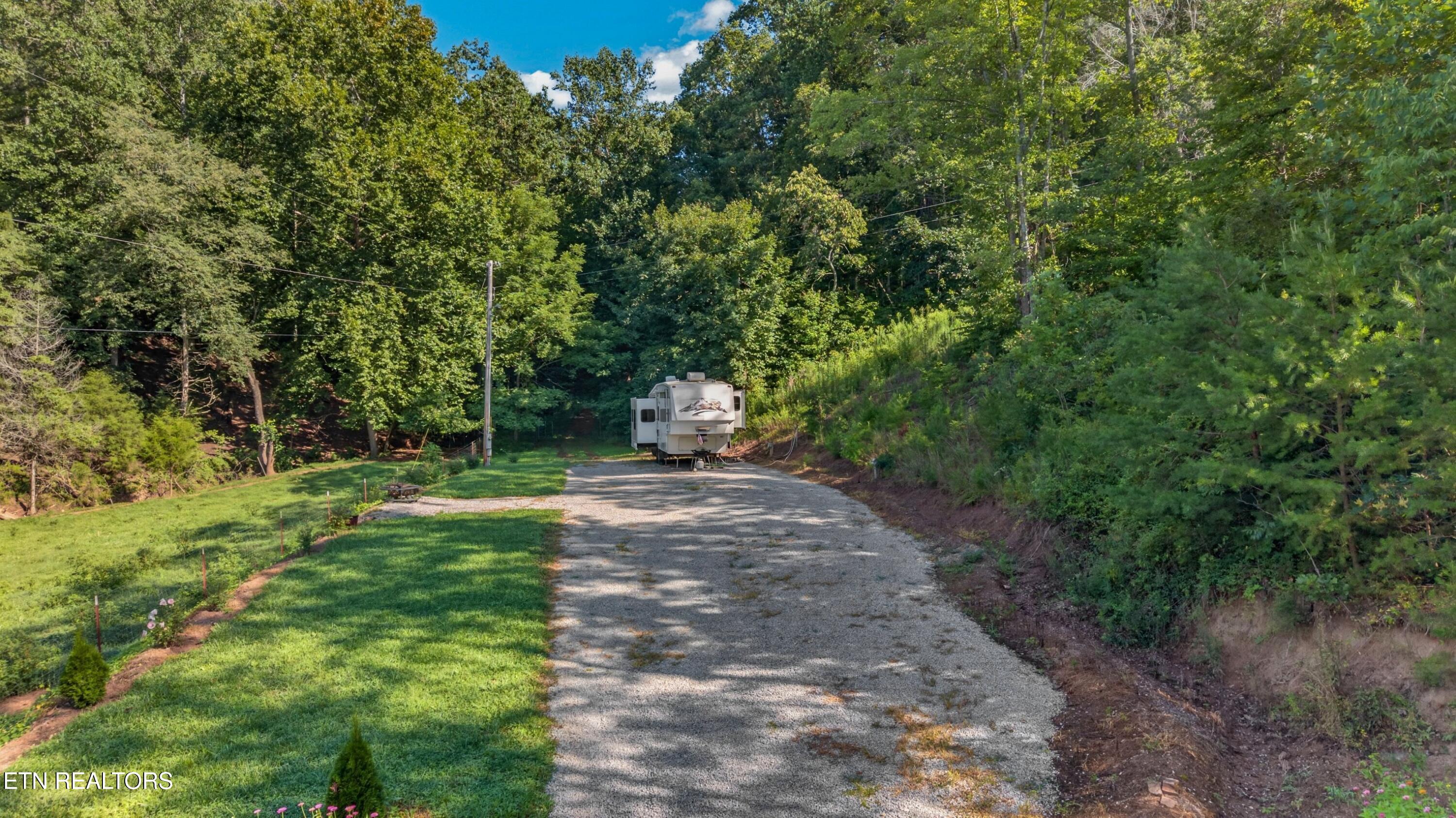 7020 Caney Valley Road Tazewell TN 37879