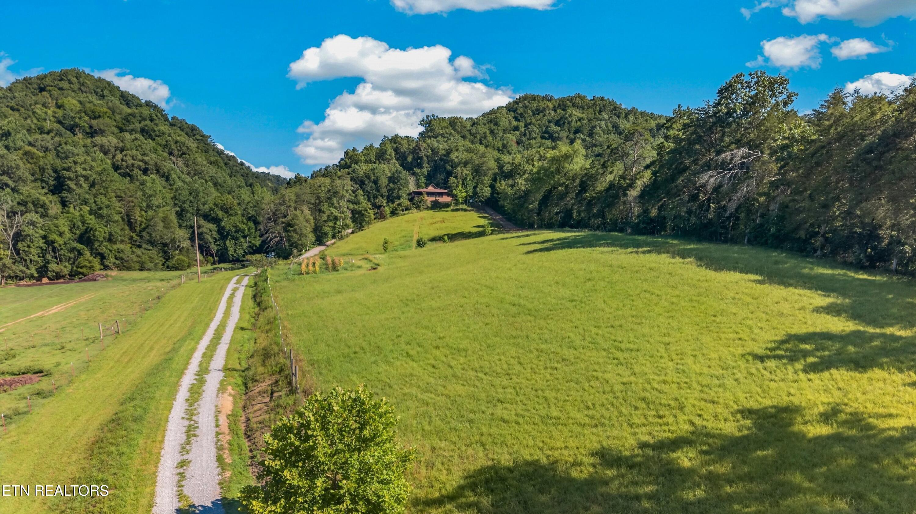 7020 Caney Valley Road Tazewell TN 37879