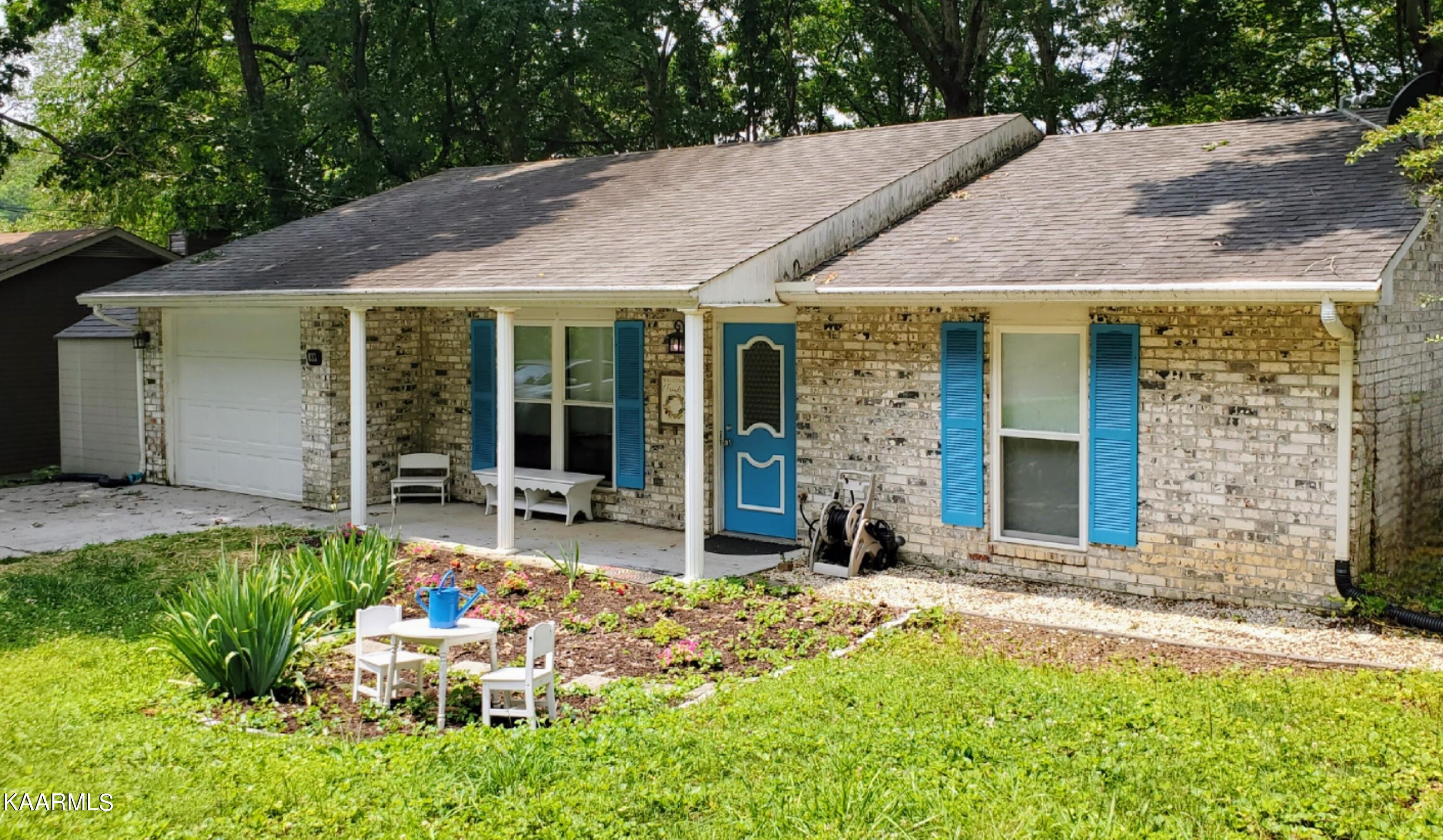 833 Tree Trunk Road Knoxville TN 37934
