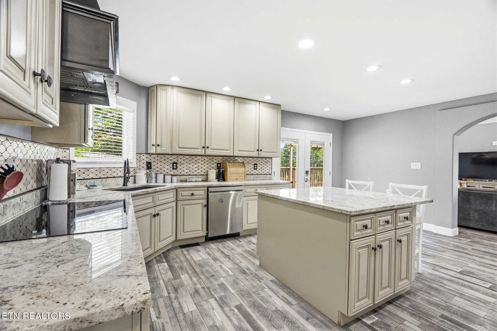 1712 Grand Pine Point Maryville TN 37801