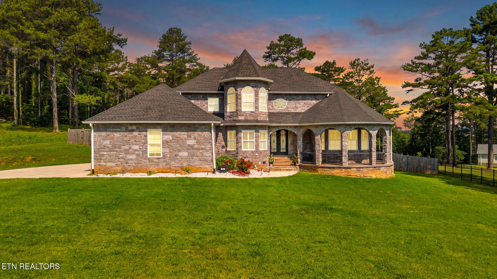 1712 Grand Pine Point Maryville TN 37801