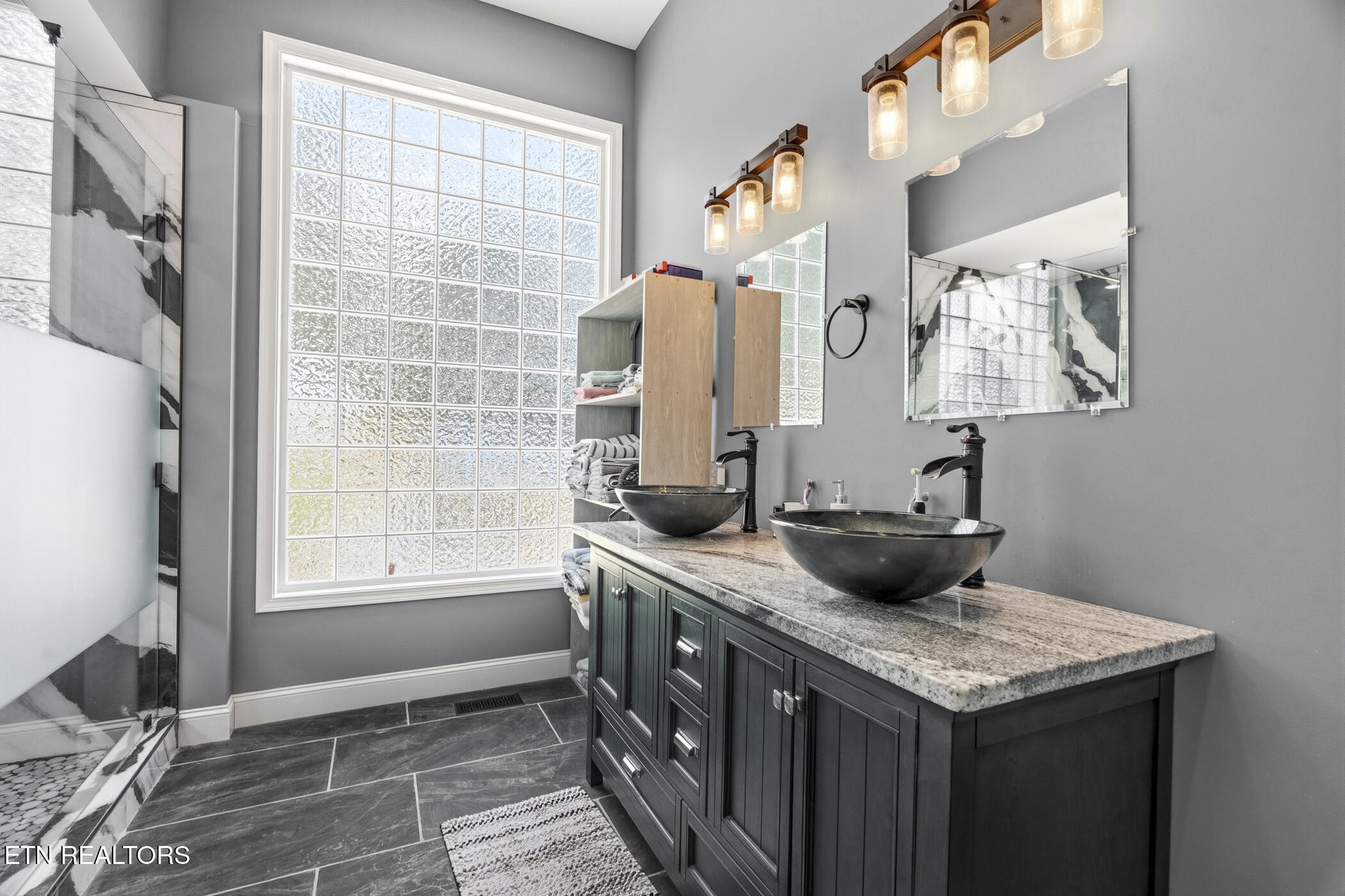 1712 Grand Pine Point Maryville TN 37801