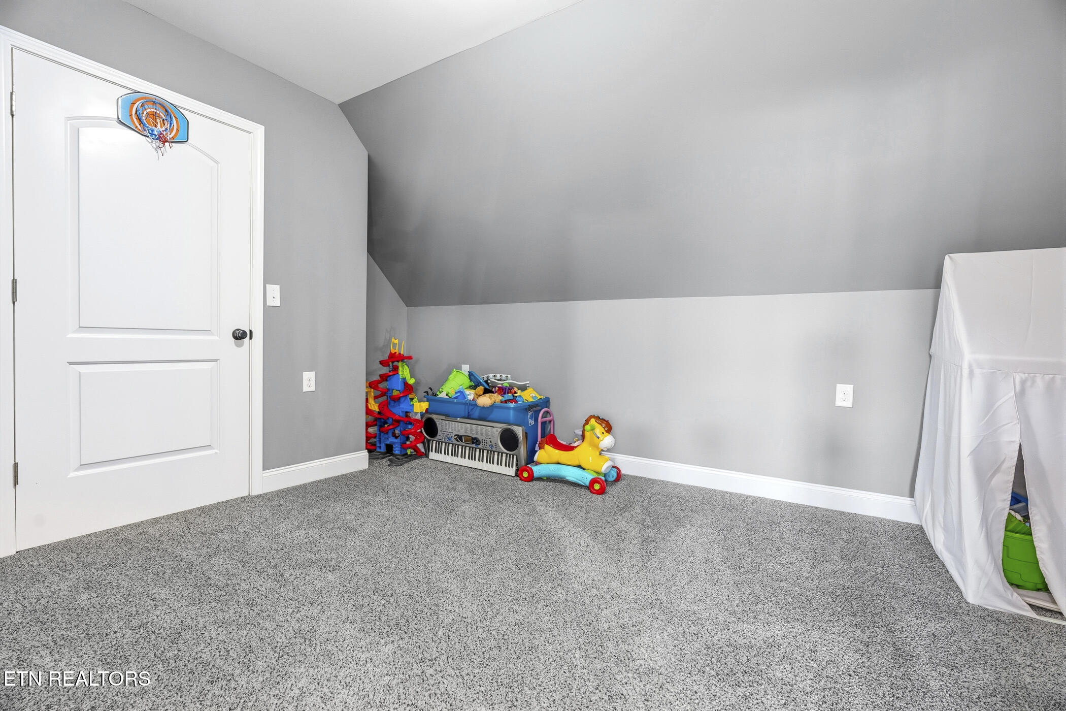 1712 Grand Pine Point Maryville TN 37801