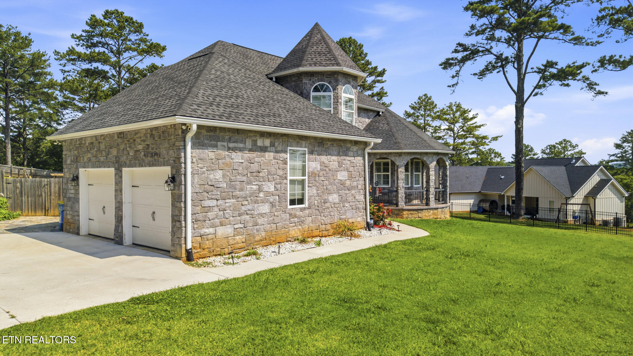 1712 Grand Pine Point Maryville TN 37801