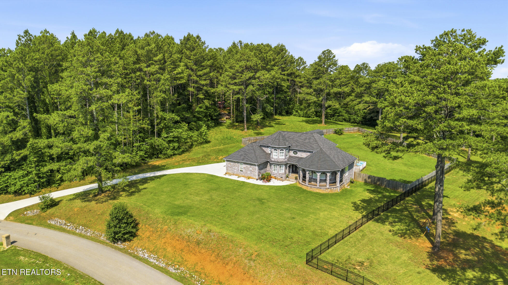 1712 Grand Pine Point Maryville TN 37801