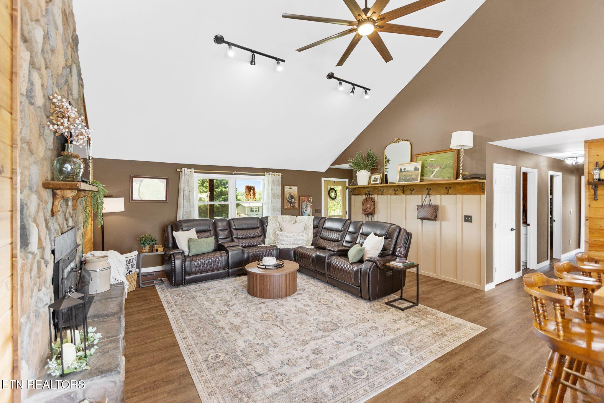 918 Meadow Road Greenback TN 37742