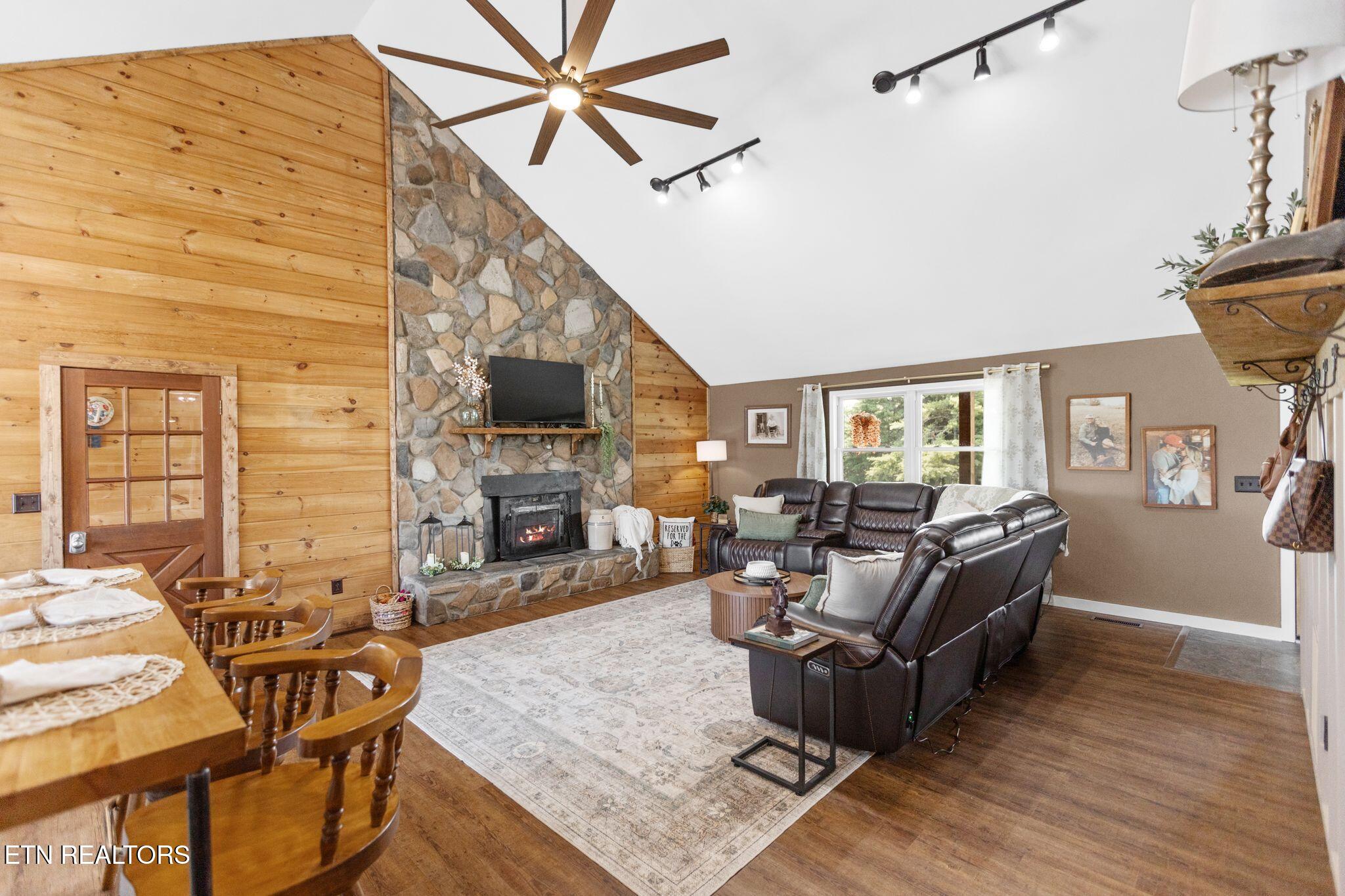 918 Meadow Road Greenback TN 37742