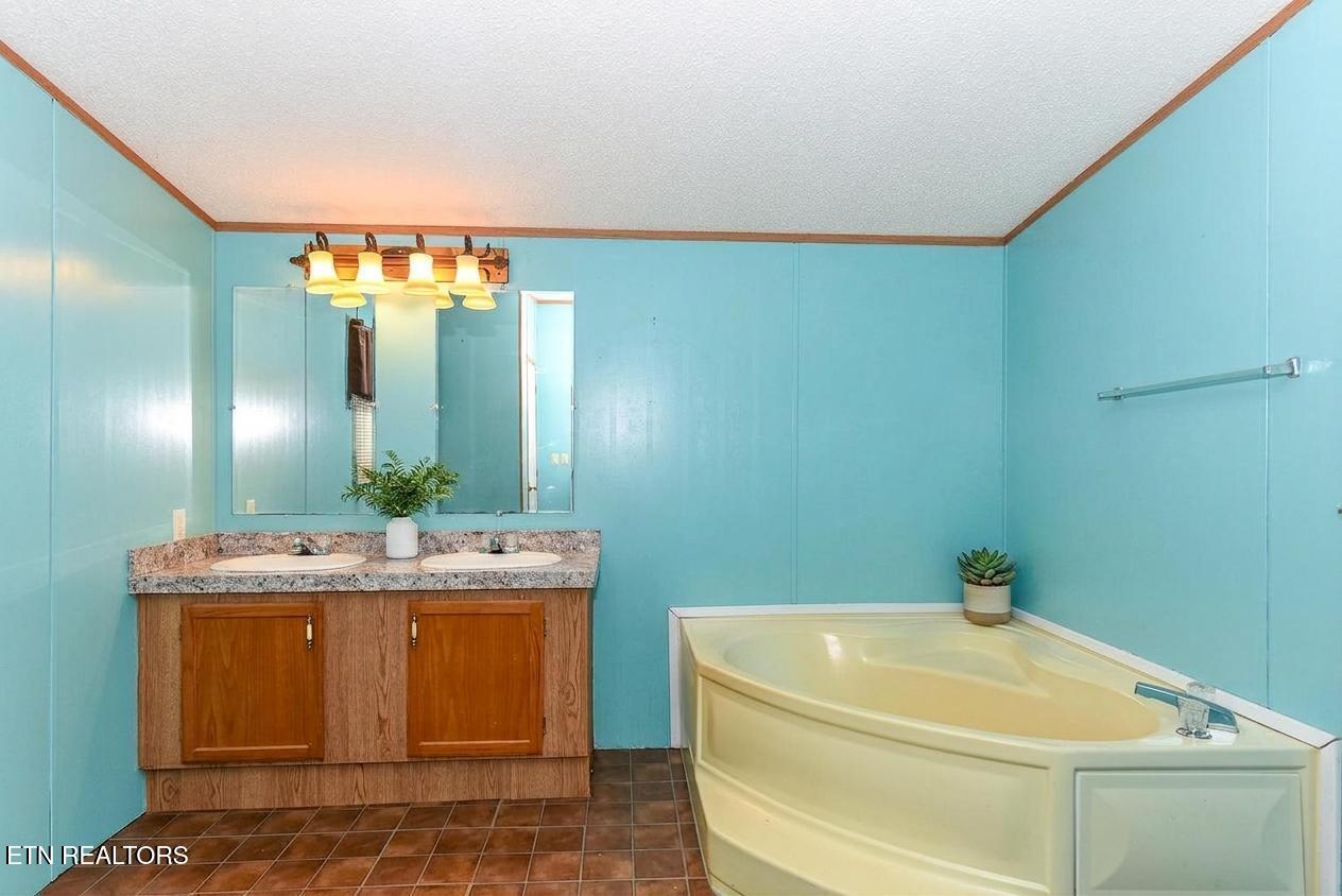 1248 Mountain View Circle Maryville TN 37801