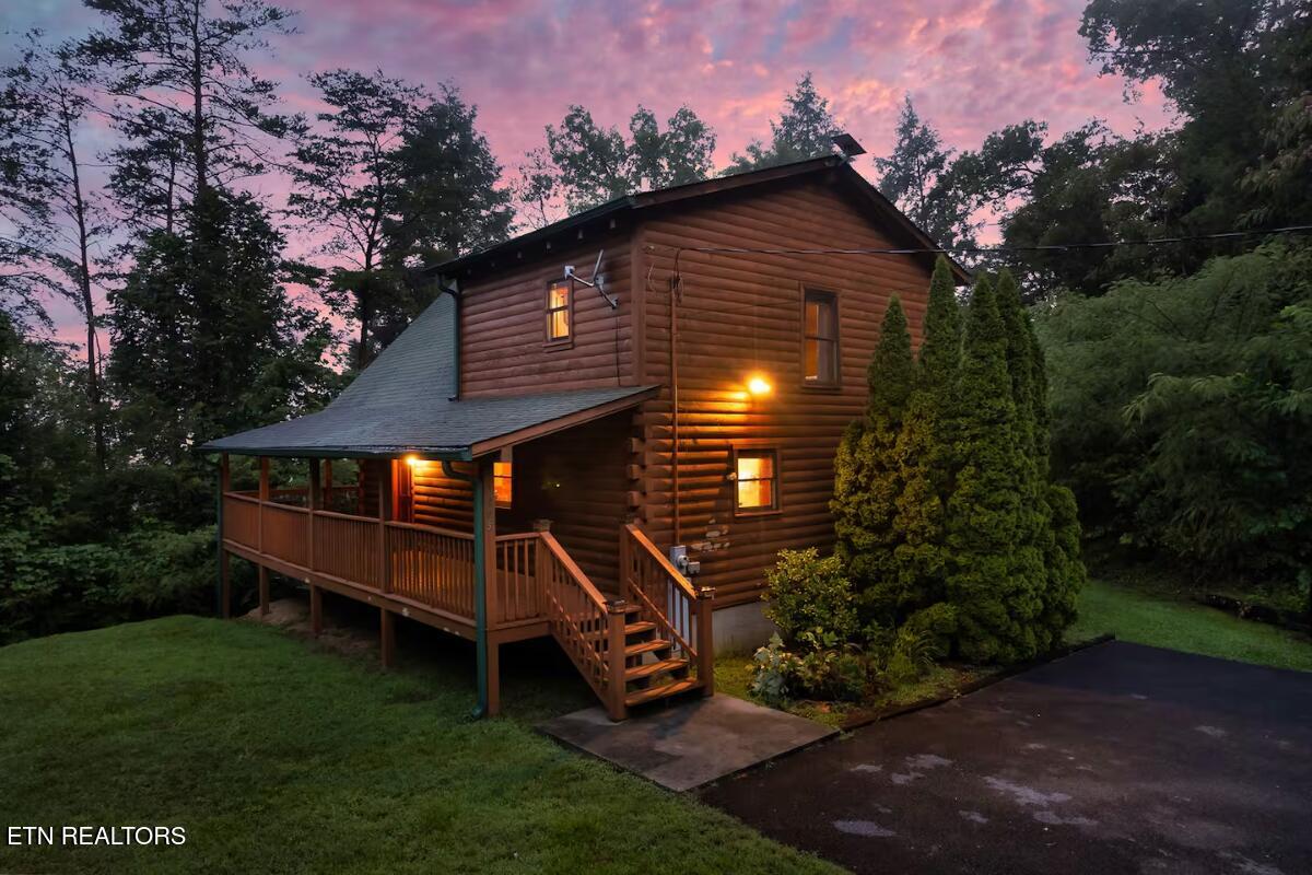 4255 New Pioneer Trail Pigeon Forge TN 37863