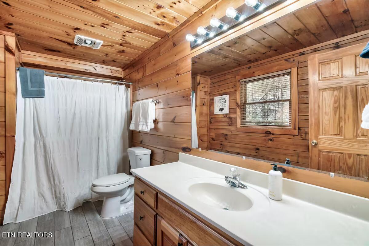 4255 New Pioneer Trail Pigeon Forge TN 37863