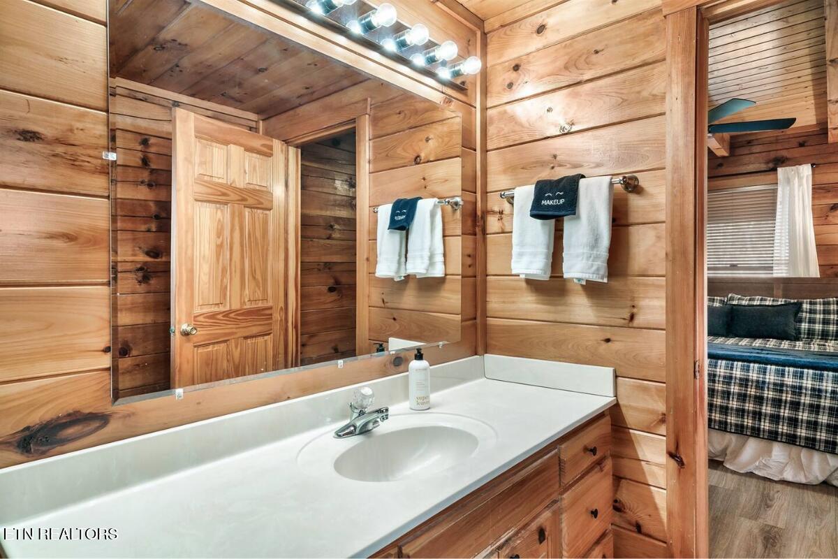 4255 New Pioneer Trail Pigeon Forge TN 37863