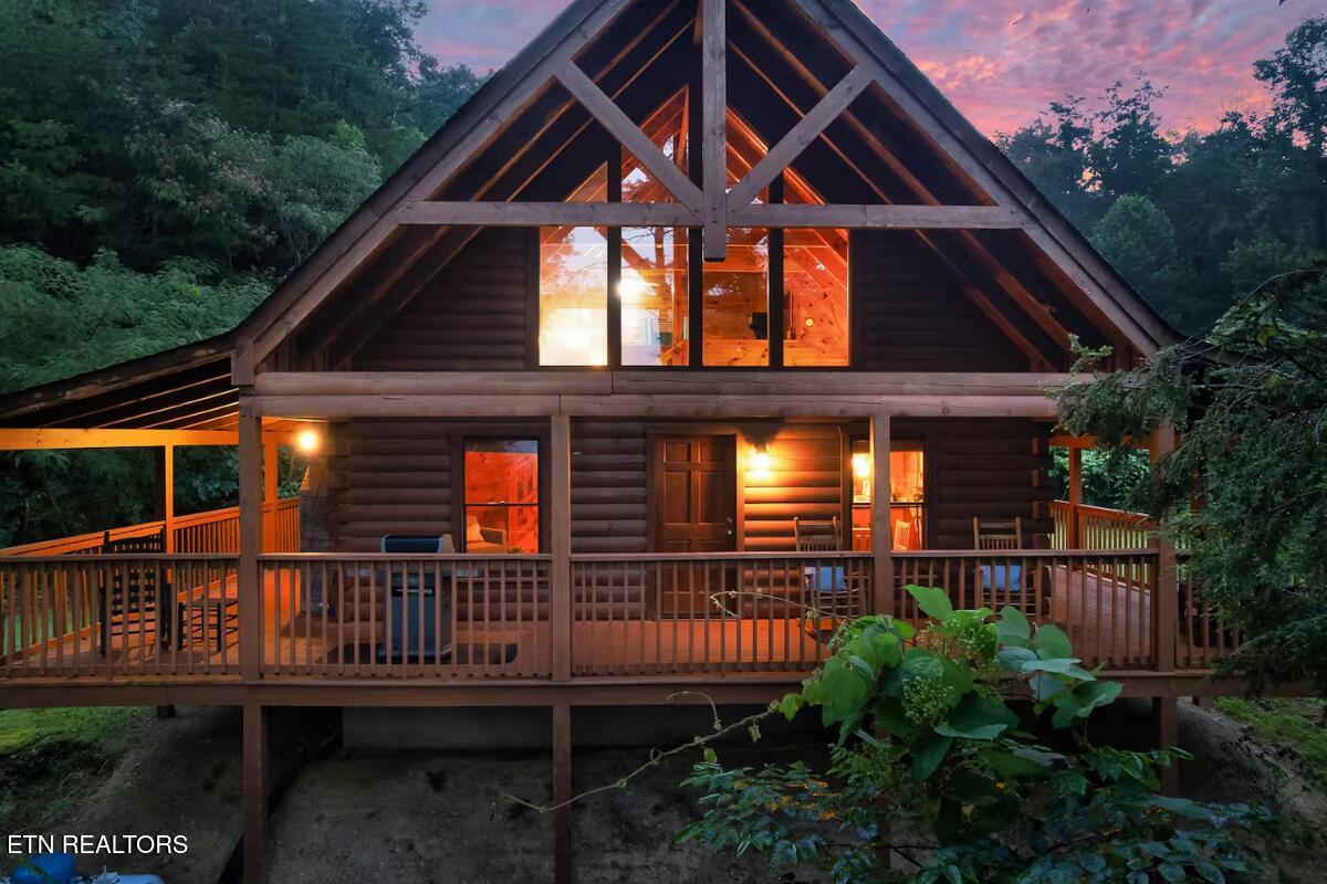 4255 New Pioneer Trail Pigeon Forge TN 37863