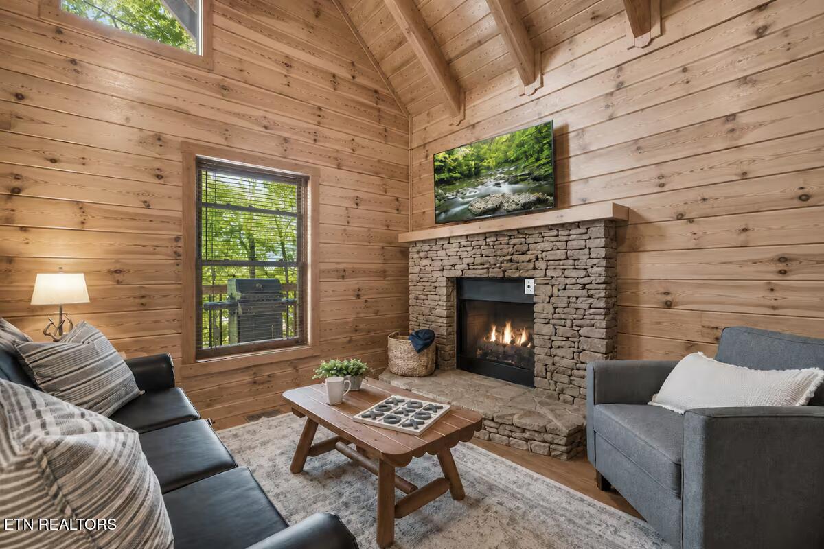 4255 New Pioneer Trail Pigeon Forge TN 37863