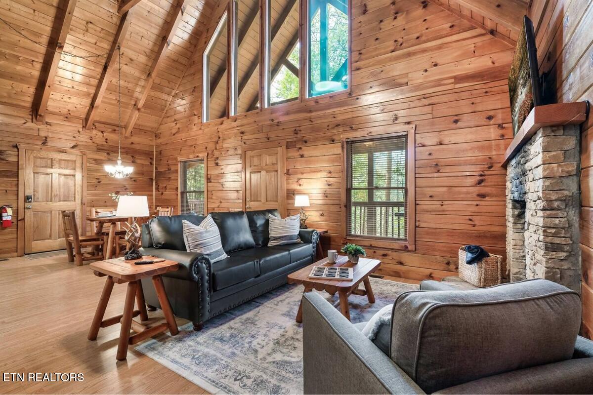 4255 New Pioneer Trail Pigeon Forge TN 37863