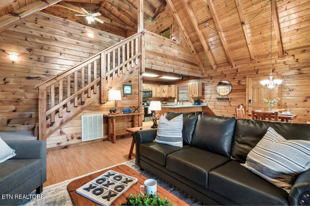 4255 New Pioneer Trail Pigeon Forge TN 37863