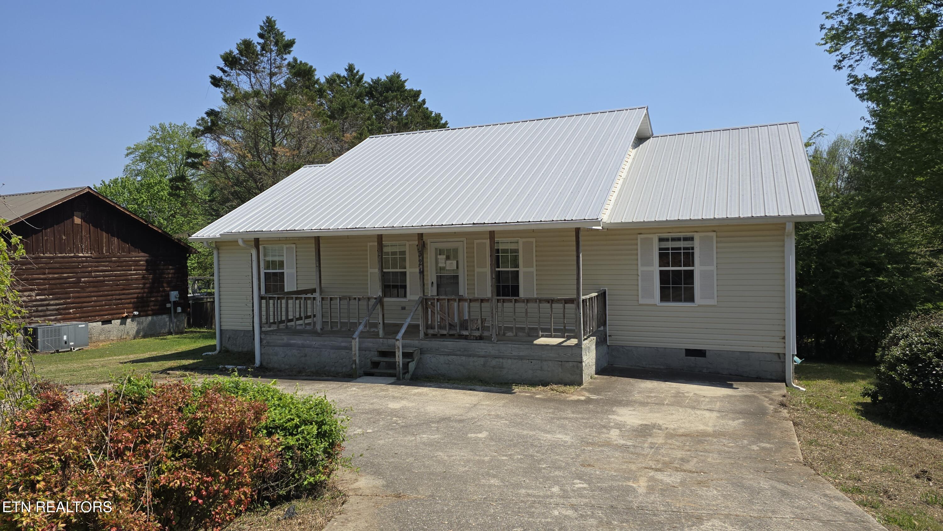 324 Circle R Drive Benton TN 37307