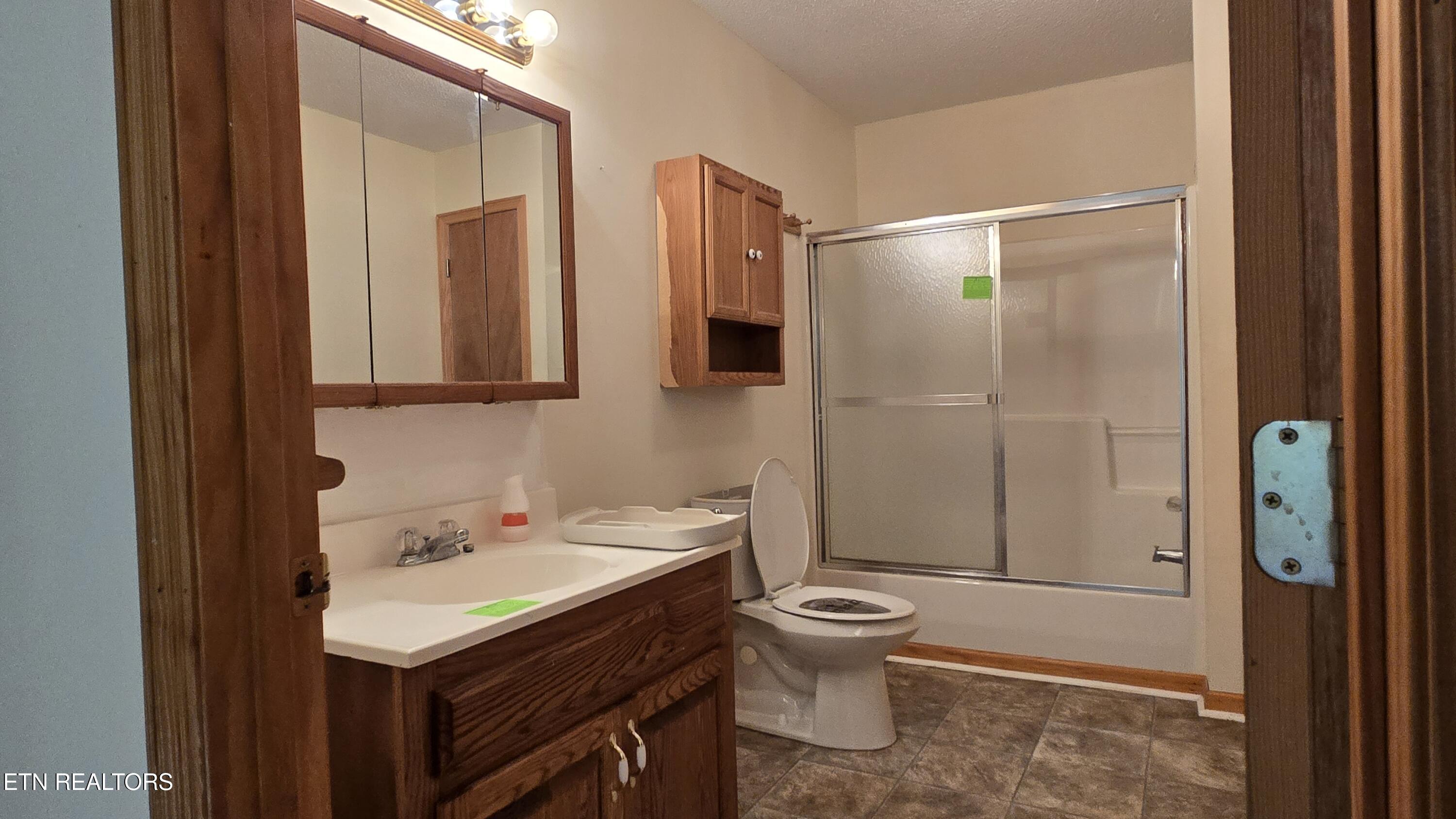 324 Circle R Drive Benton TN 37307