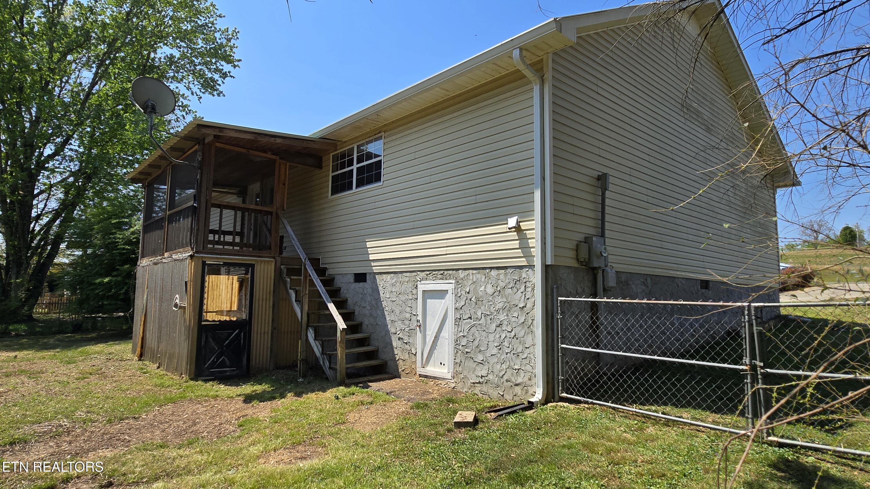 324 Circle R Drive Benton TN 37307