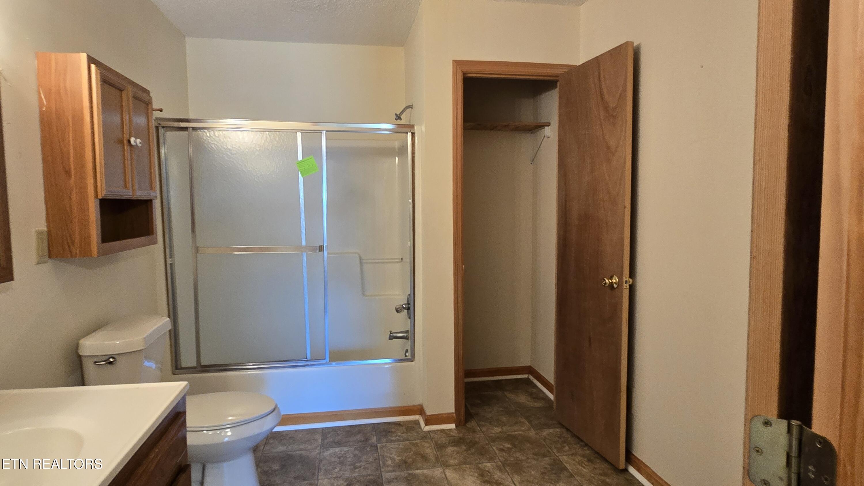 324 Circle R Drive Benton TN 37307