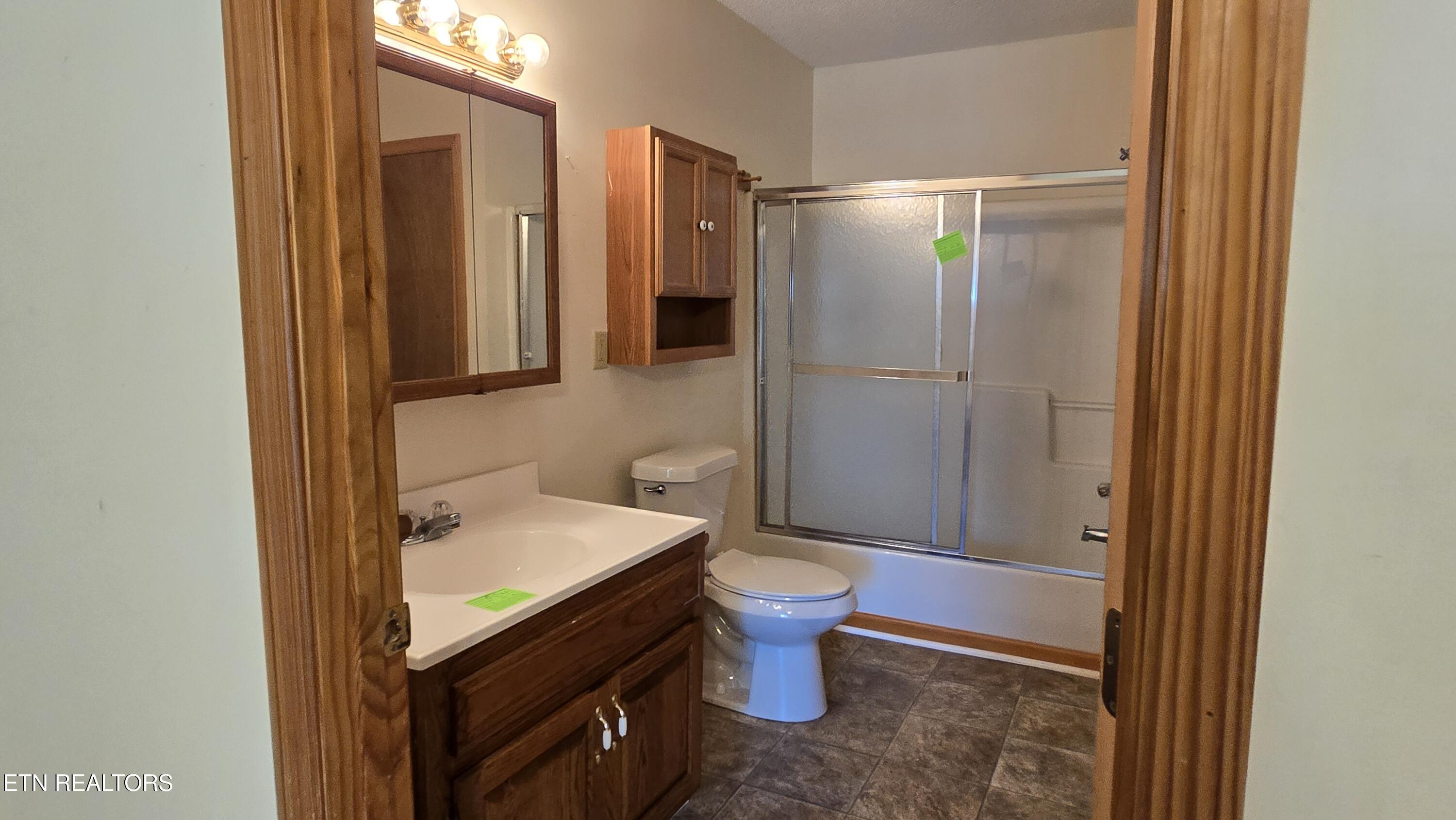 324 Circle R Drive Benton TN 37307