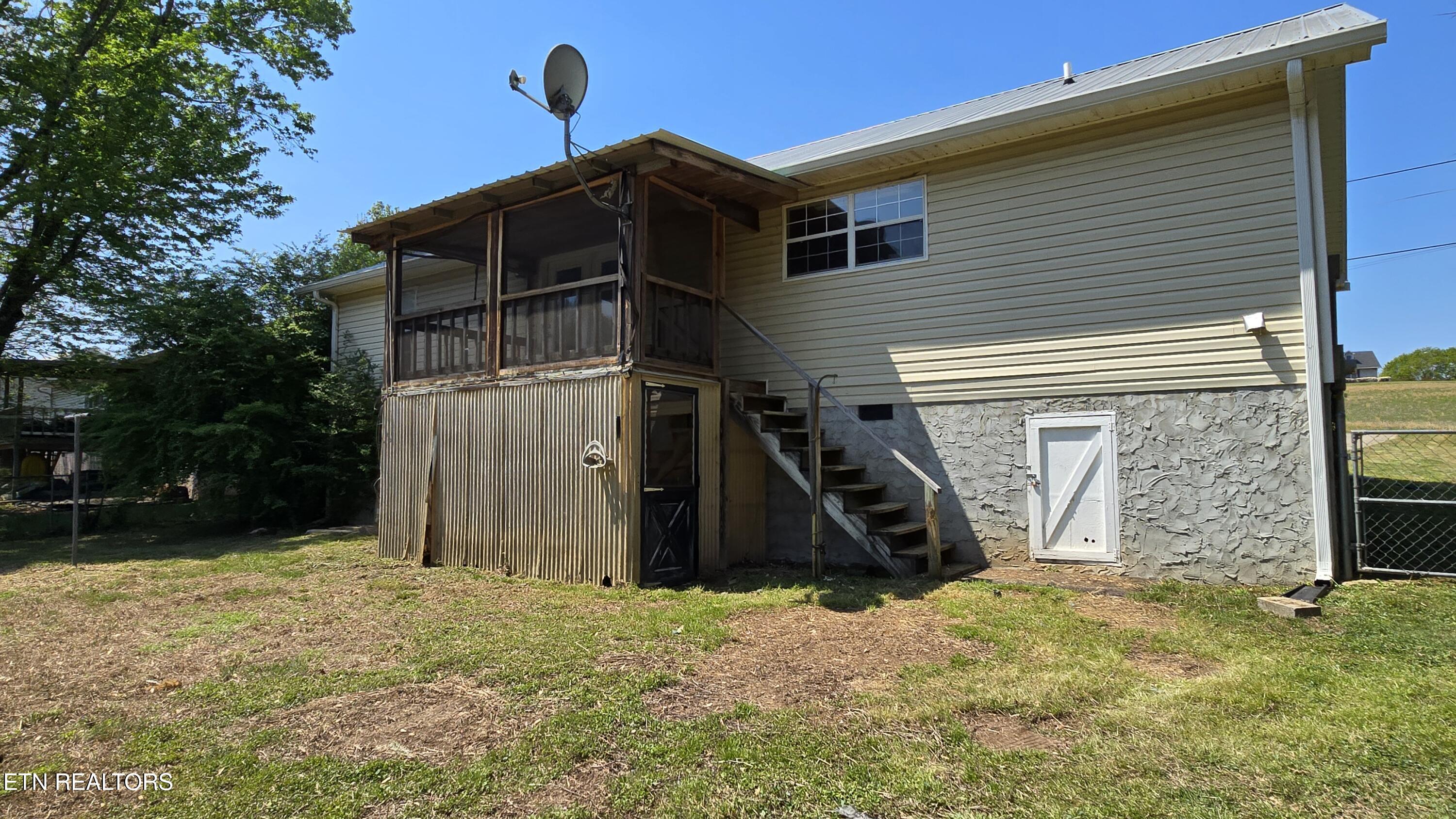 324 Circle R Drive Benton TN 37307