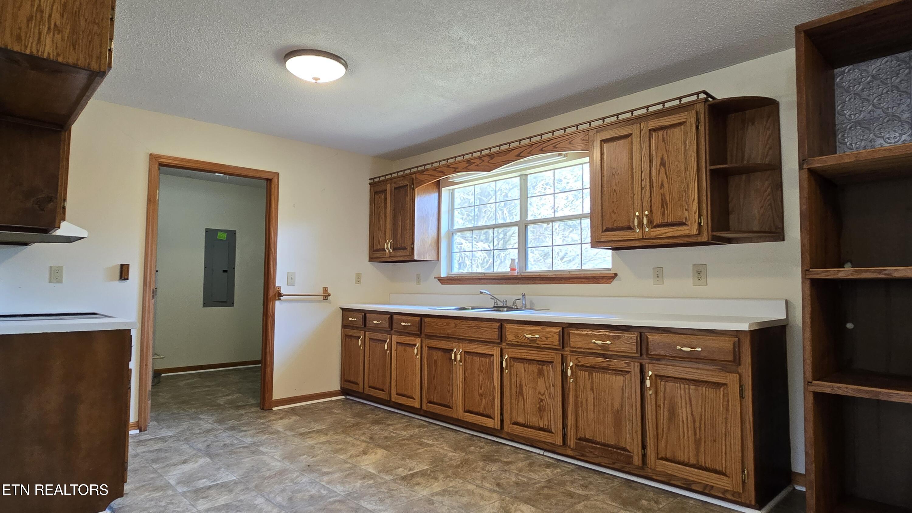 324 Circle R Drive Benton TN 37307