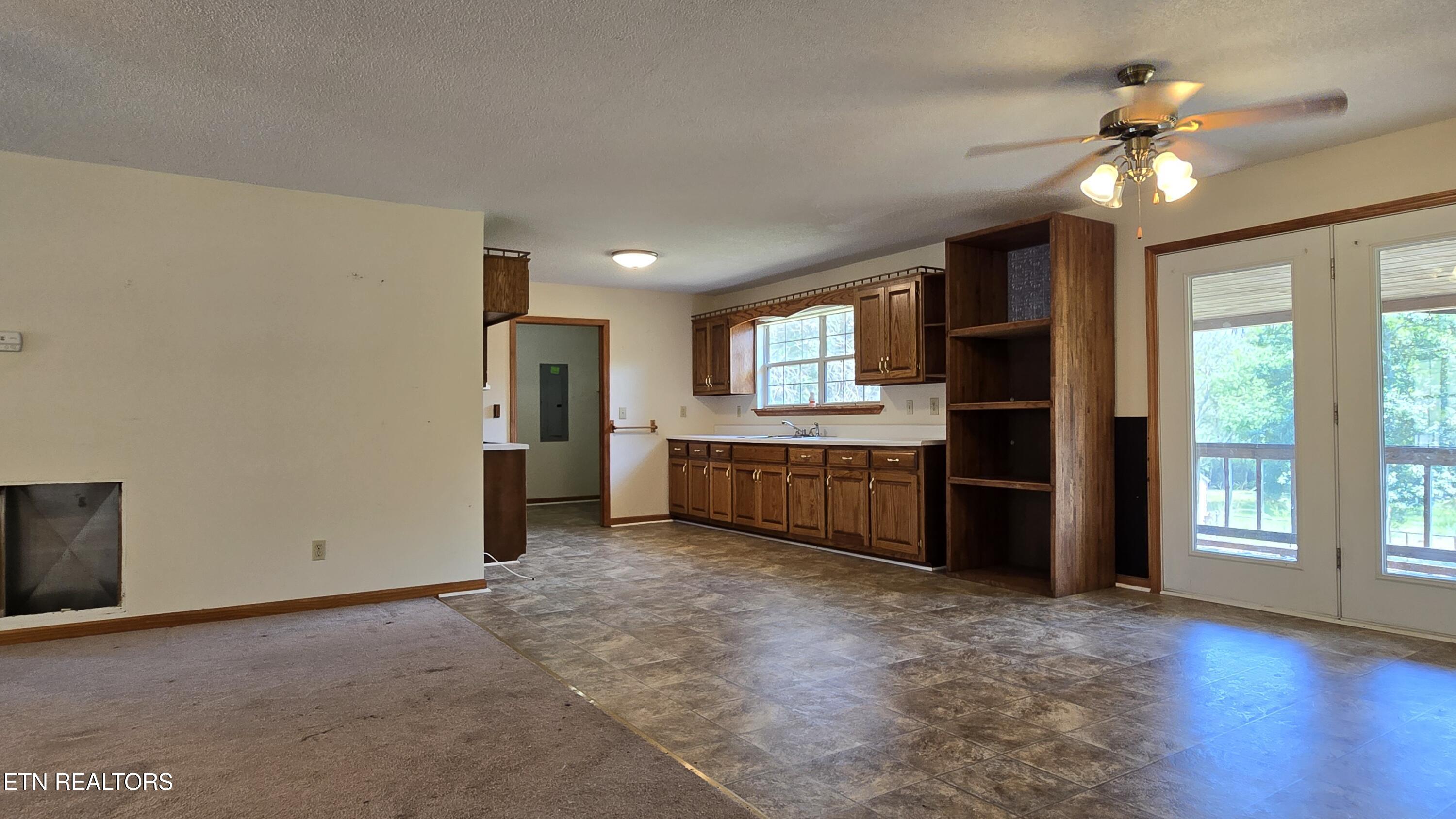 324 Circle R Drive Benton TN 37307