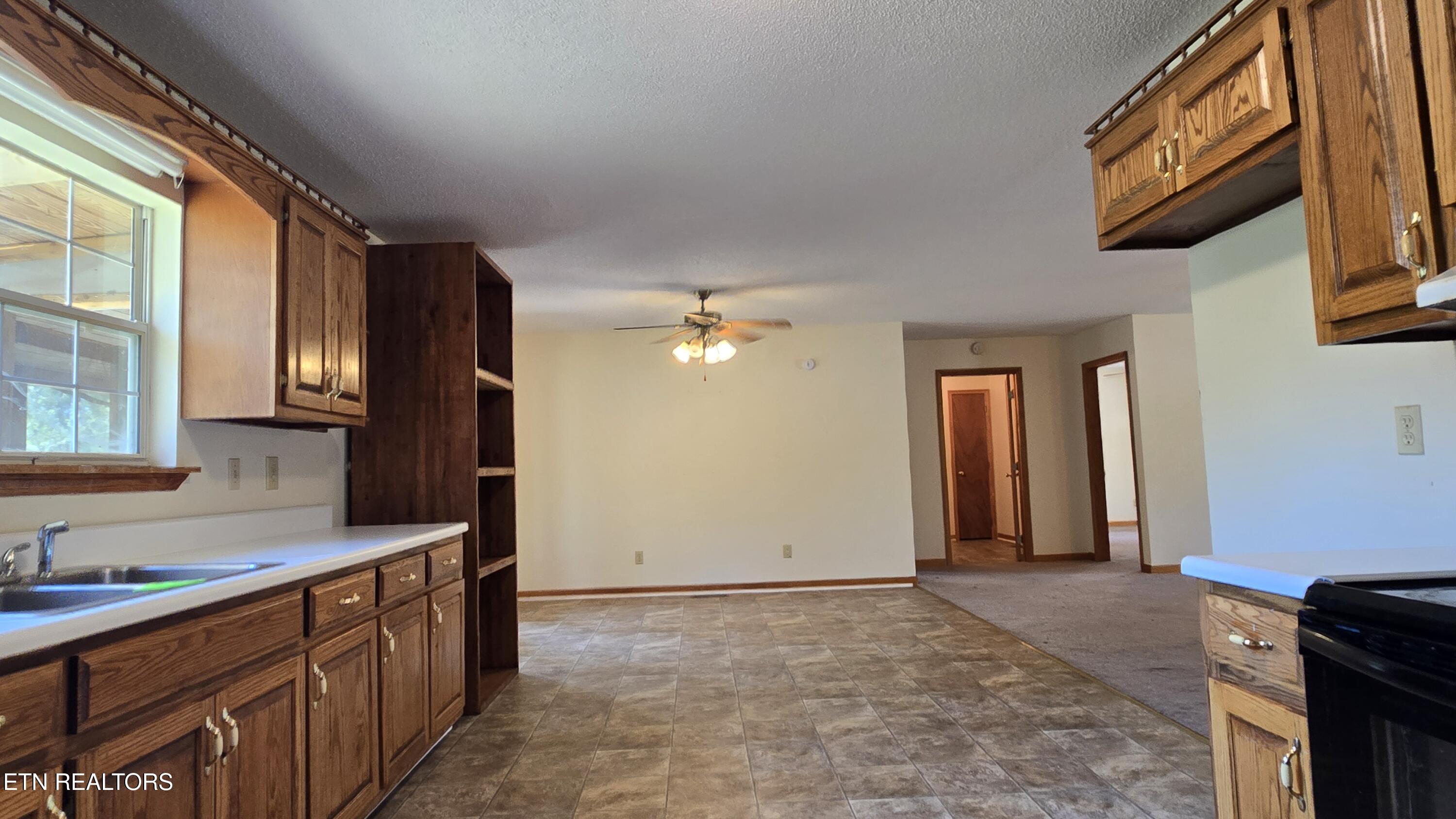 324 Circle R Drive Benton TN 37307