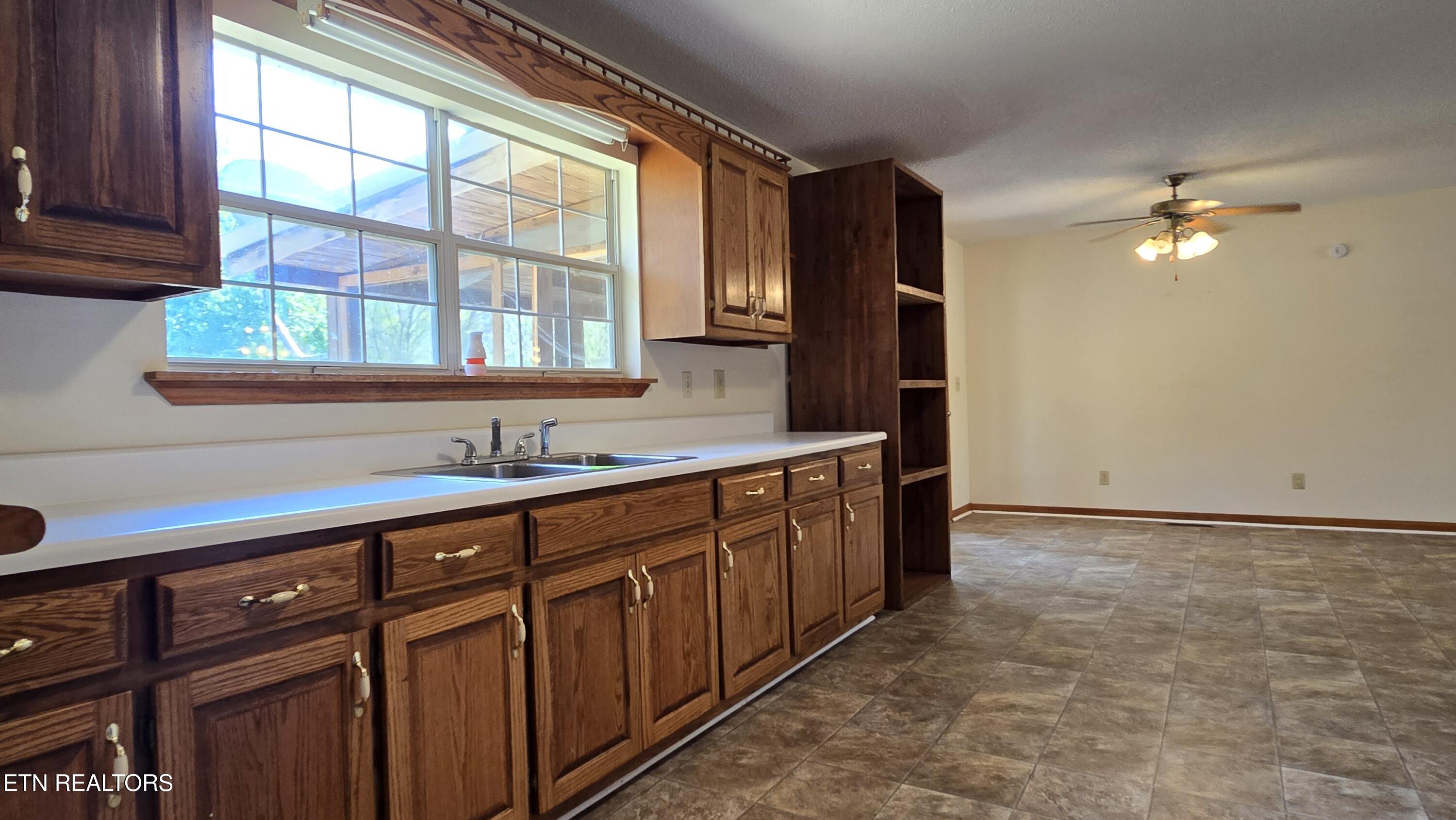 324 Circle R Drive Benton TN 37307