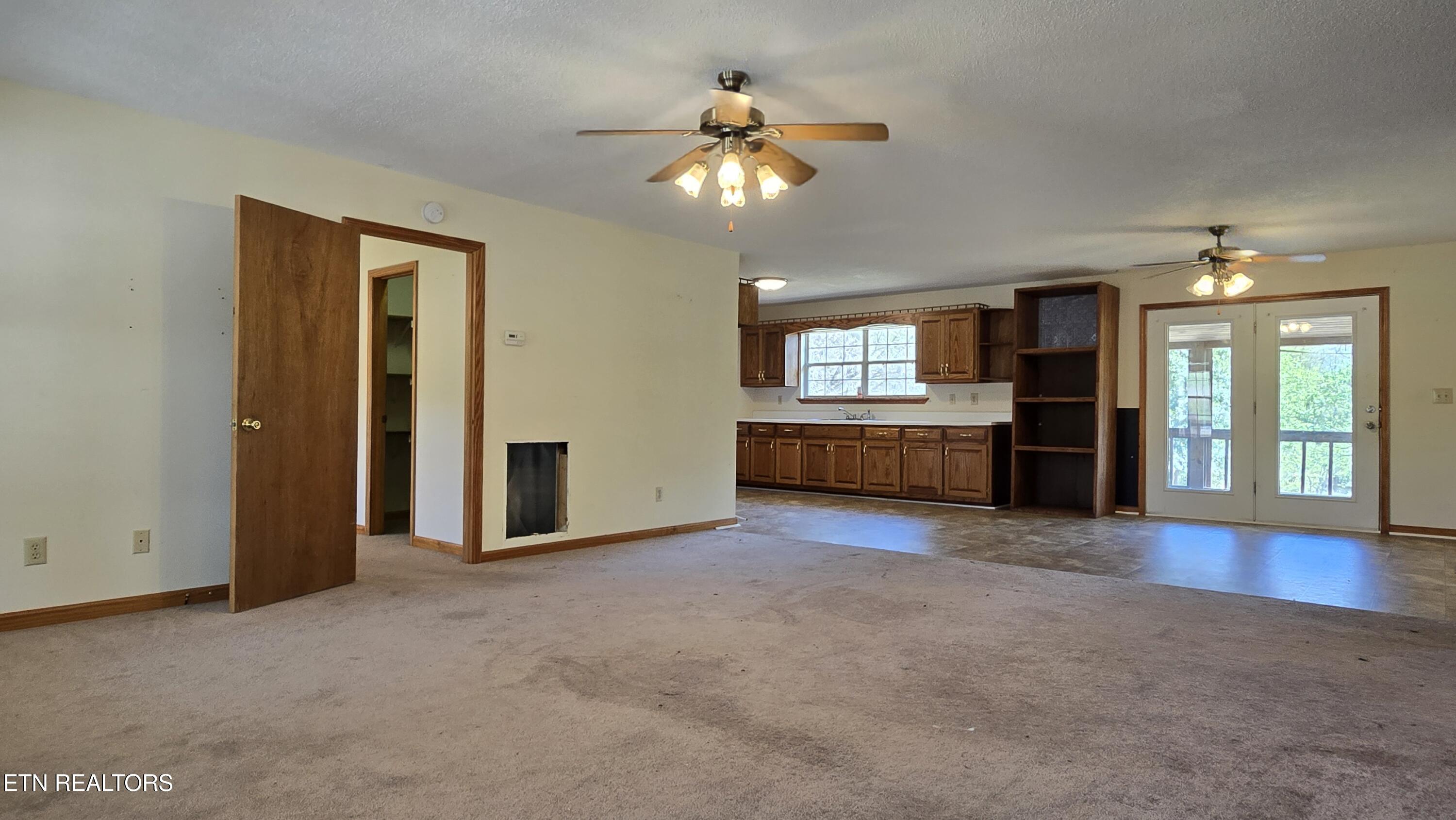 324 Circle R Drive Benton TN 37307