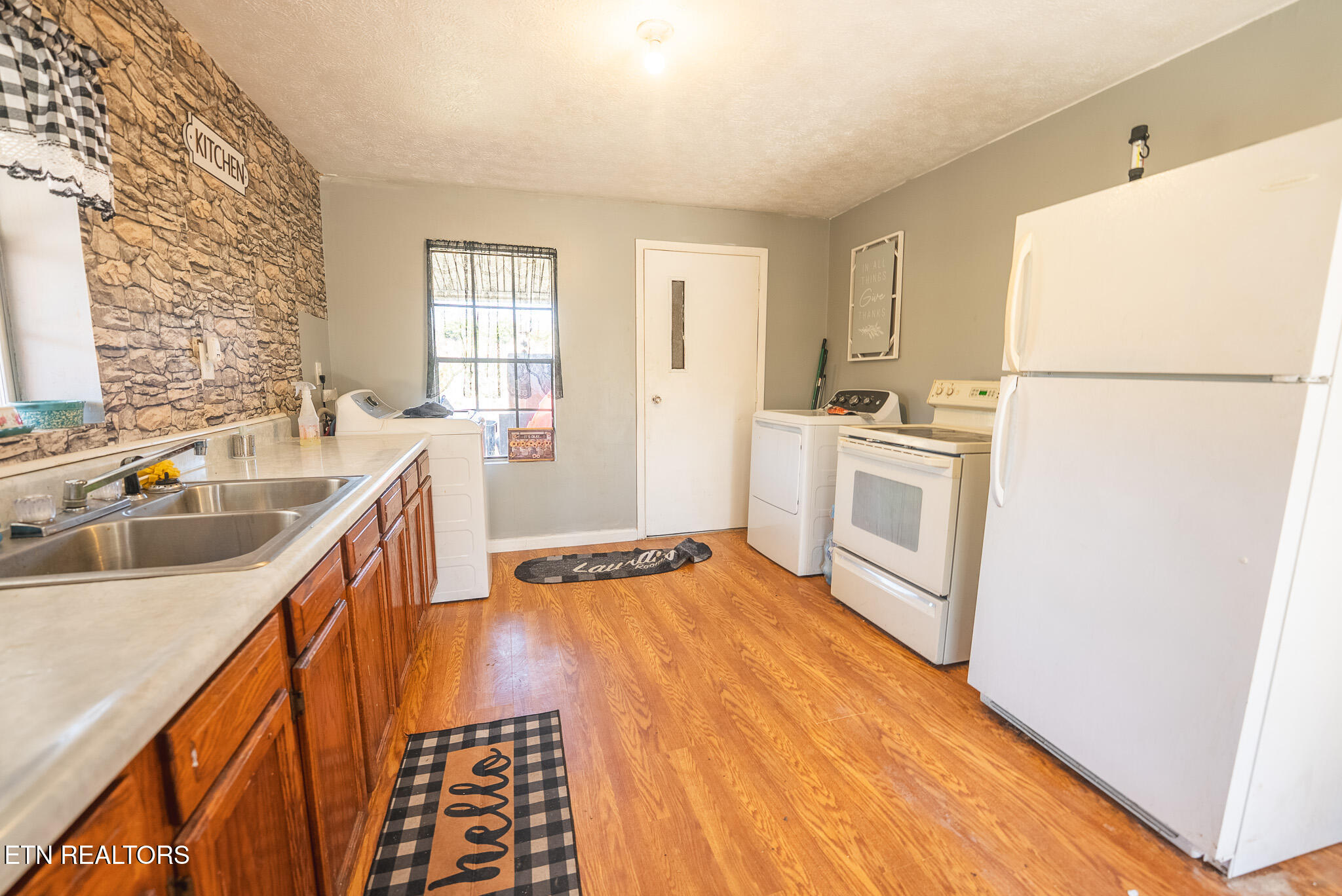 179 Sutton Hollow Road Sneedville TN 37869