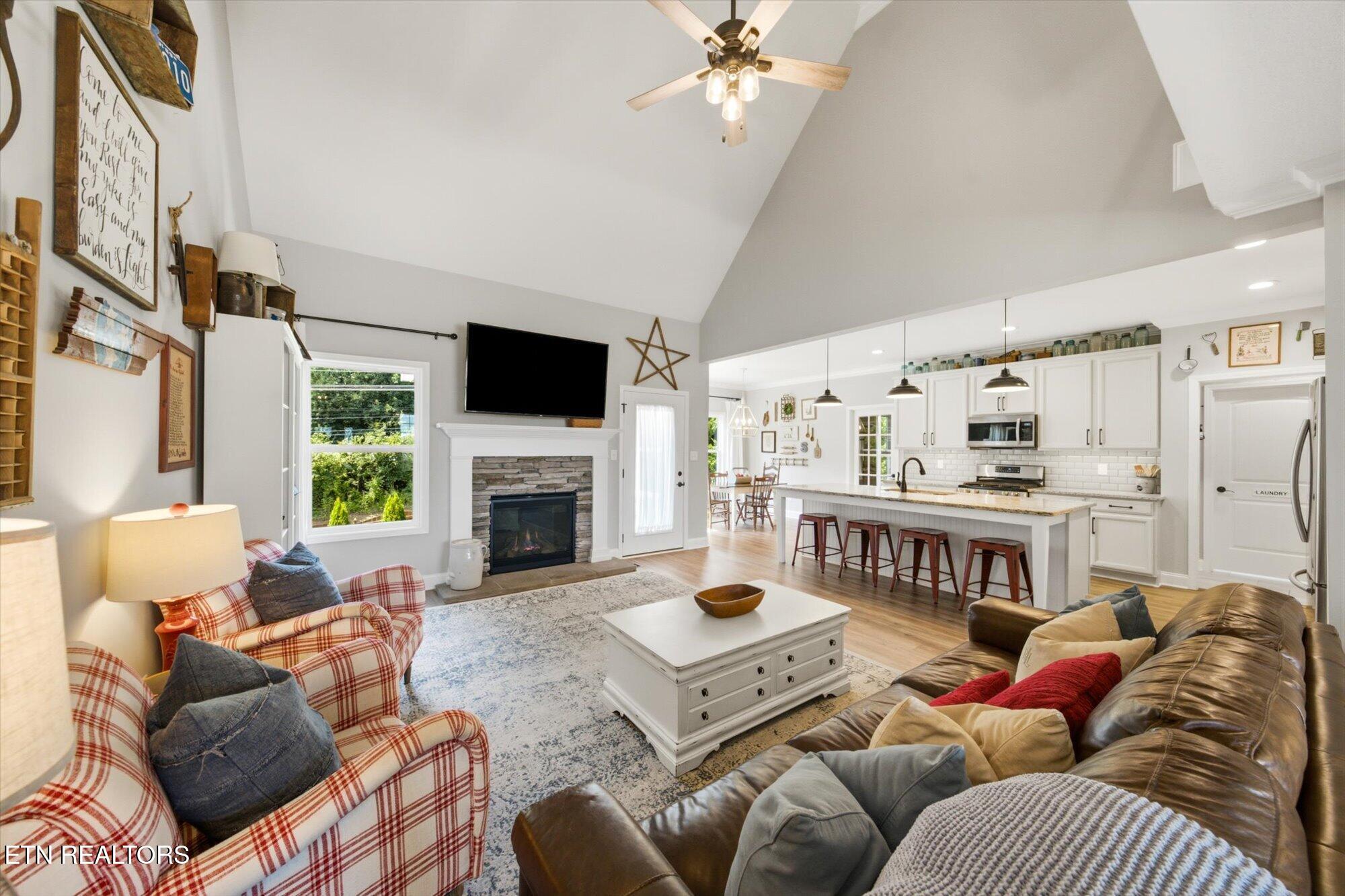 196 Zane Lane Lenoir City TN 37772