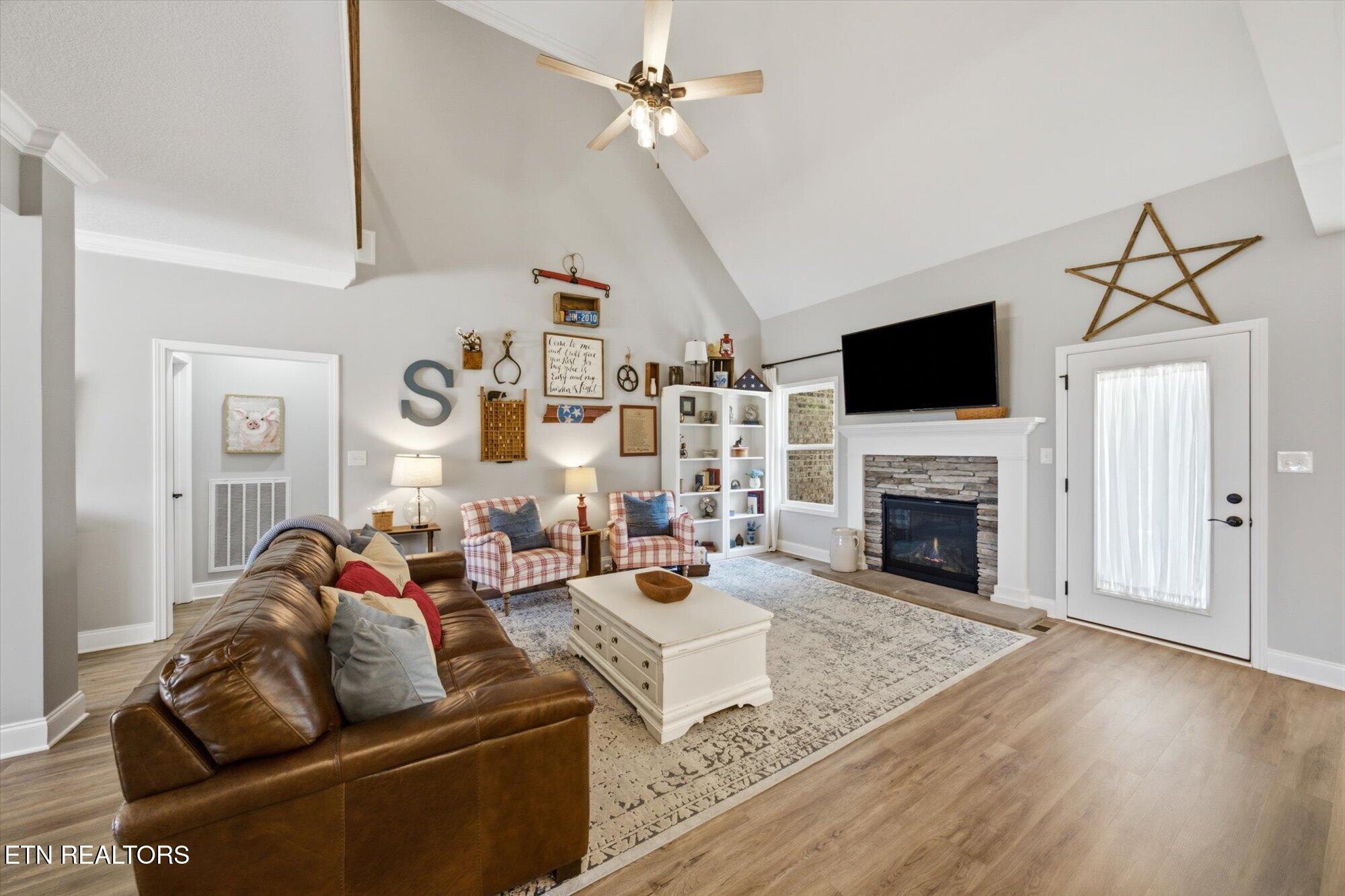 196 Zane Lane Lenoir City TN 37772