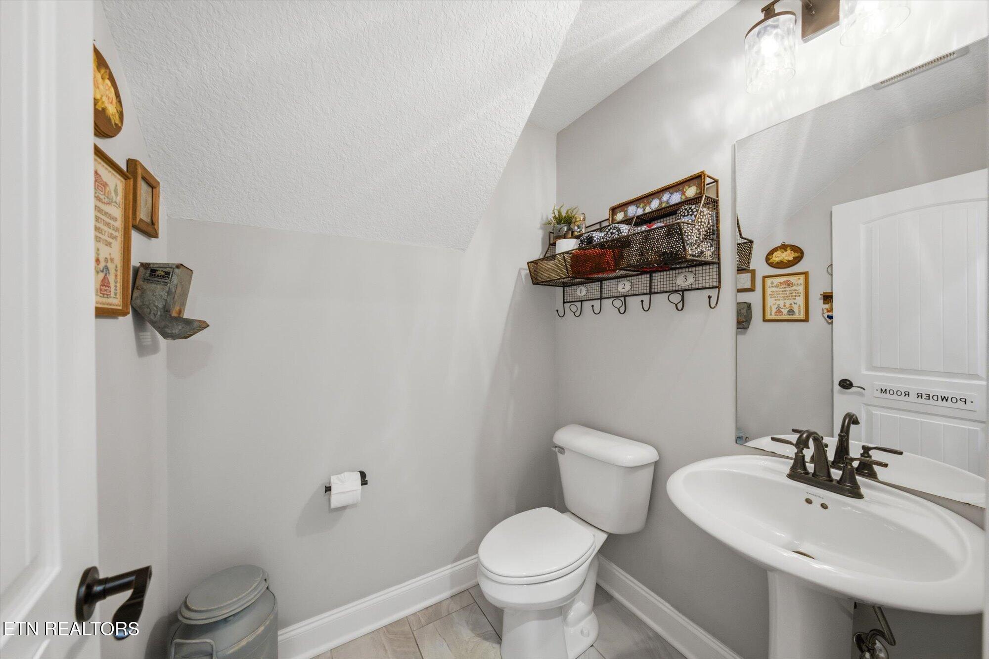 196 Zane Lane Lenoir City TN 37772