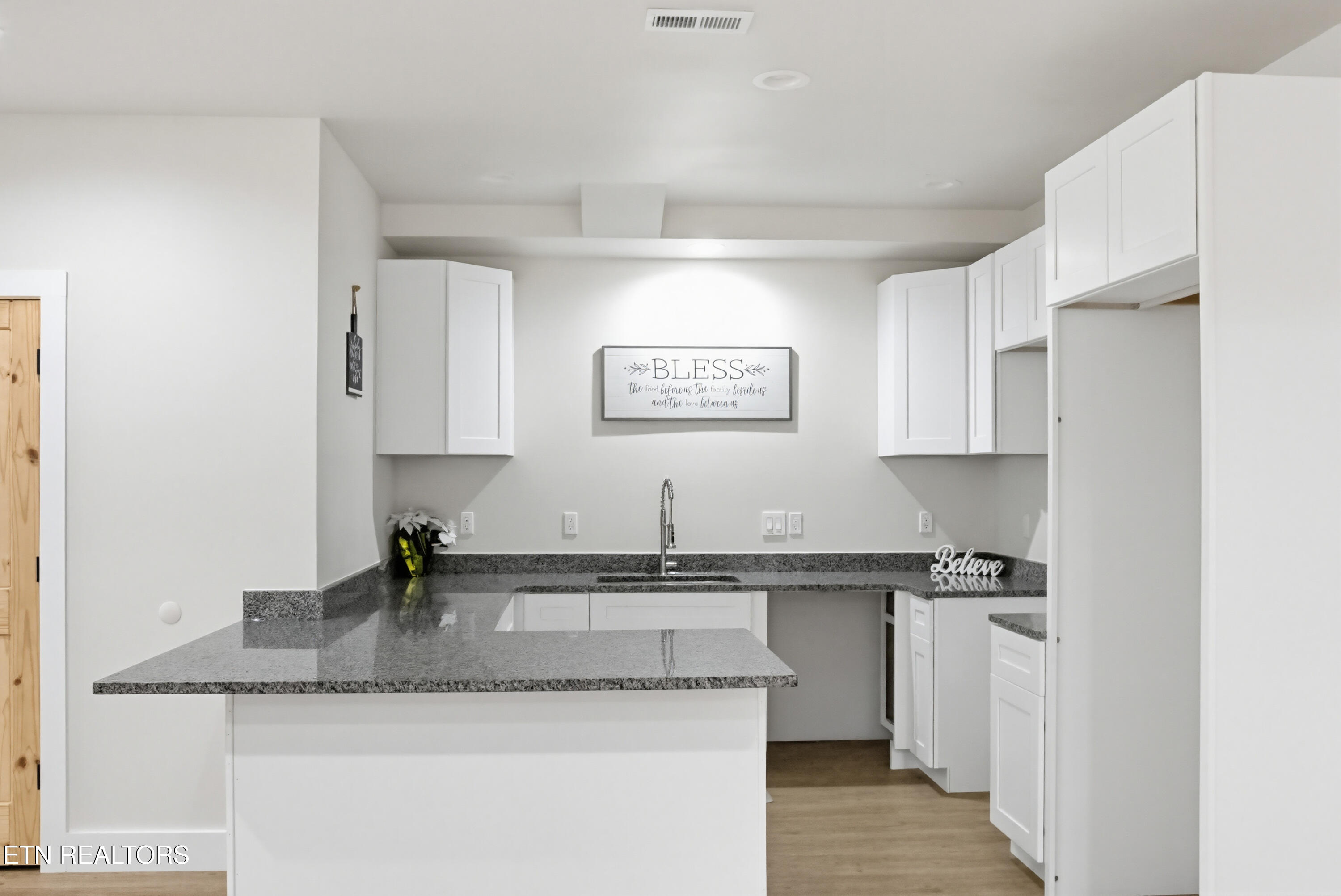 3647 Foshee Road Philadelphia TN 37846