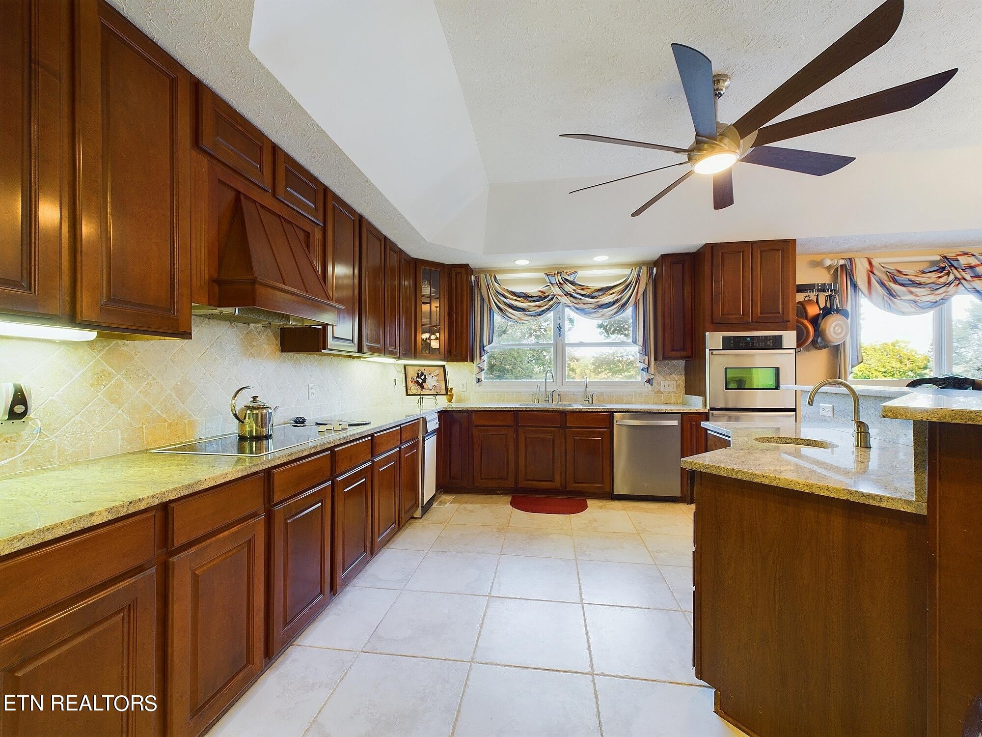 155 Lake Crest Drive Lenoir City TN 37772