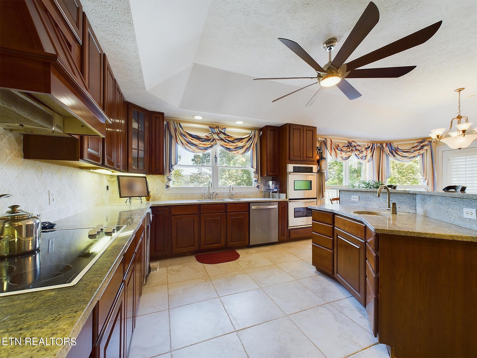 155 Lake Crest Drive Lenoir City TN 37772
