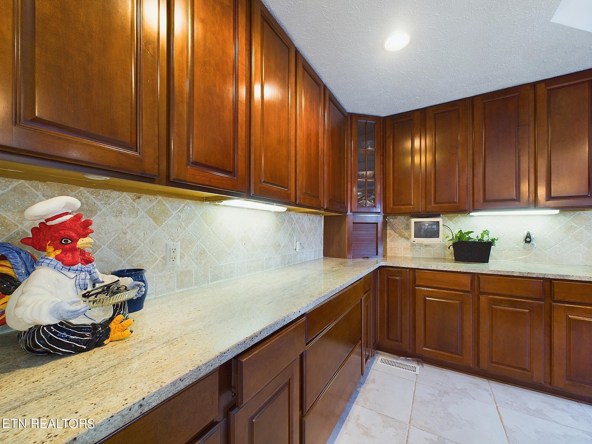 155 Lake Crest Drive Lenoir City TN 37772