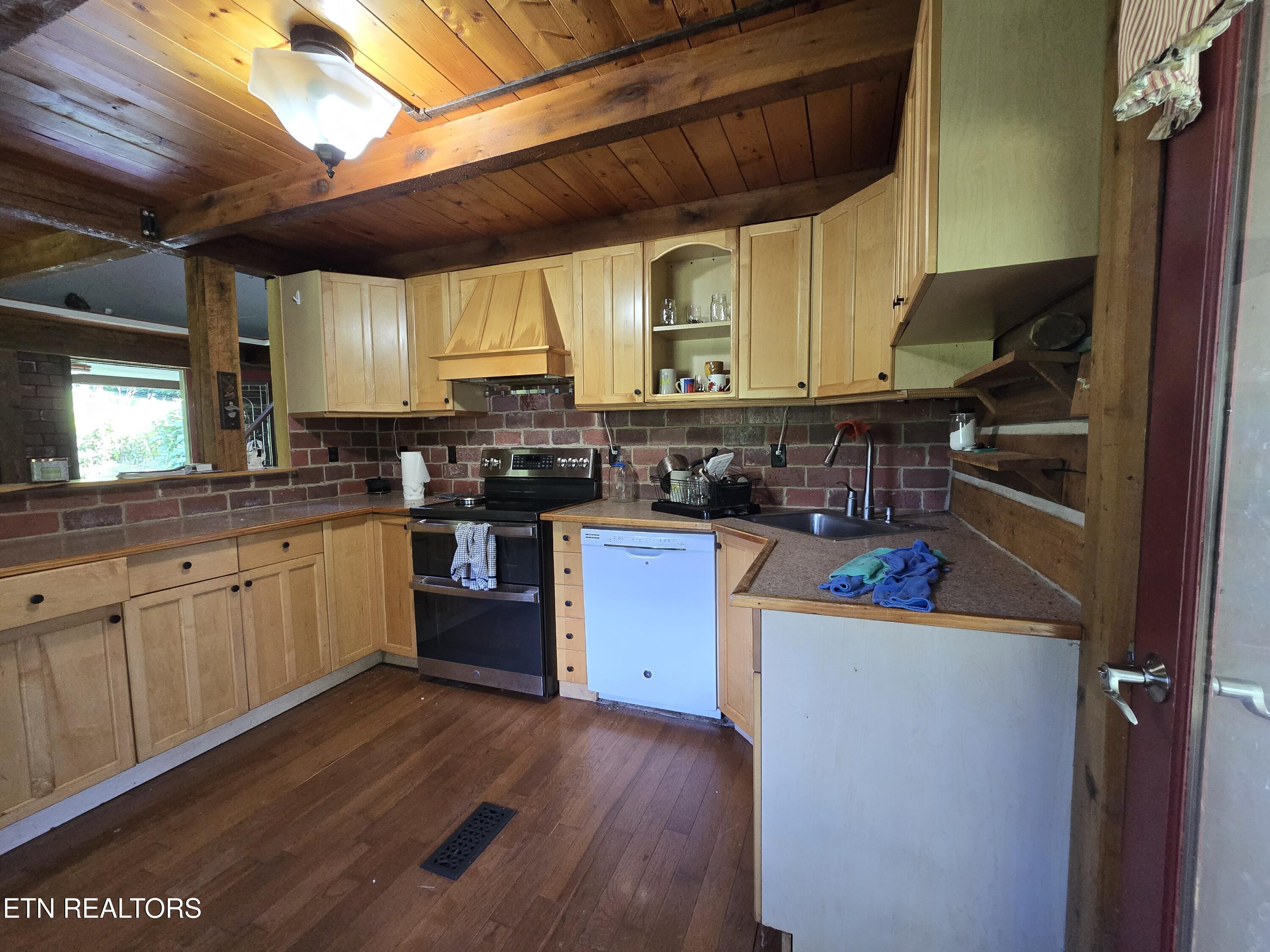 135 Osborne Lane Harrogate TN 37752