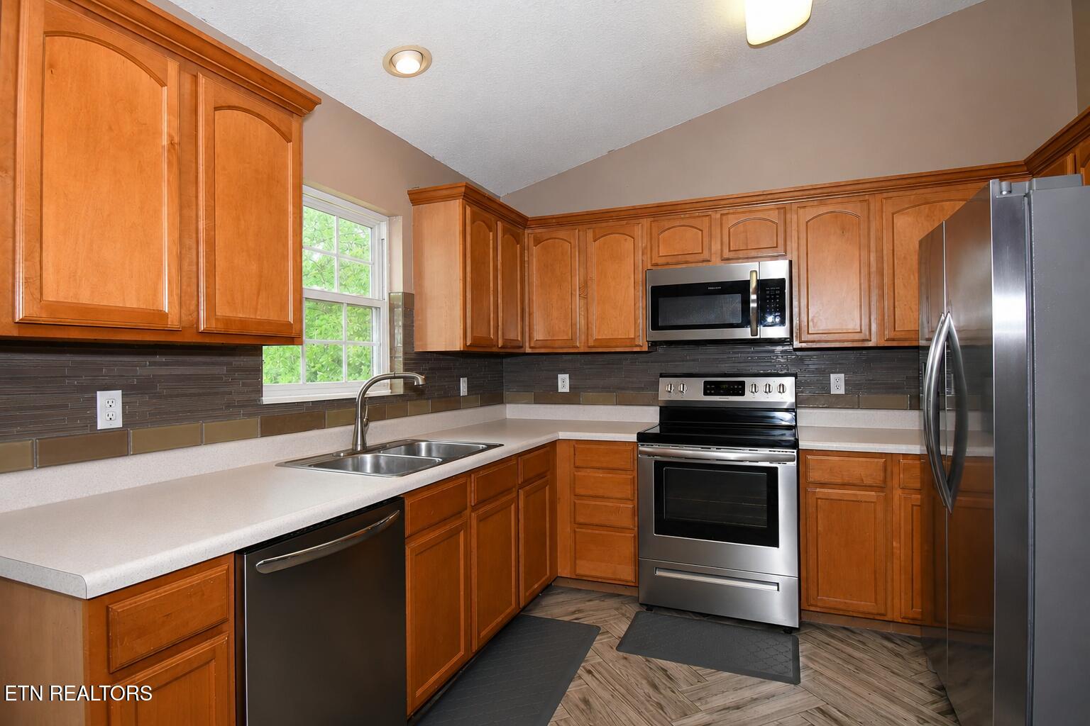 1519 Diamond Head Way Friendsville TN 37737