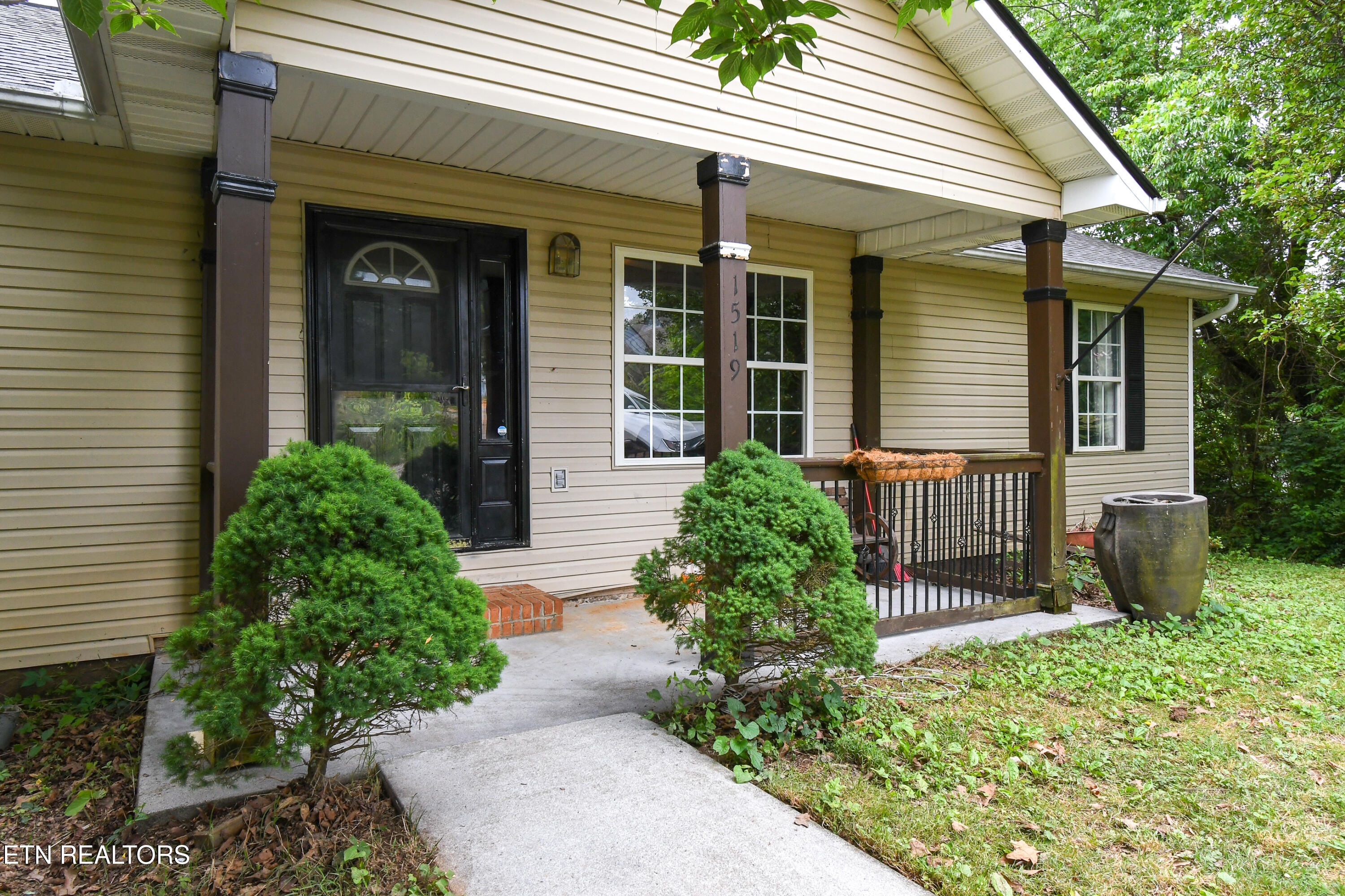 1519 Diamond Head Way Friendsville TN 37737