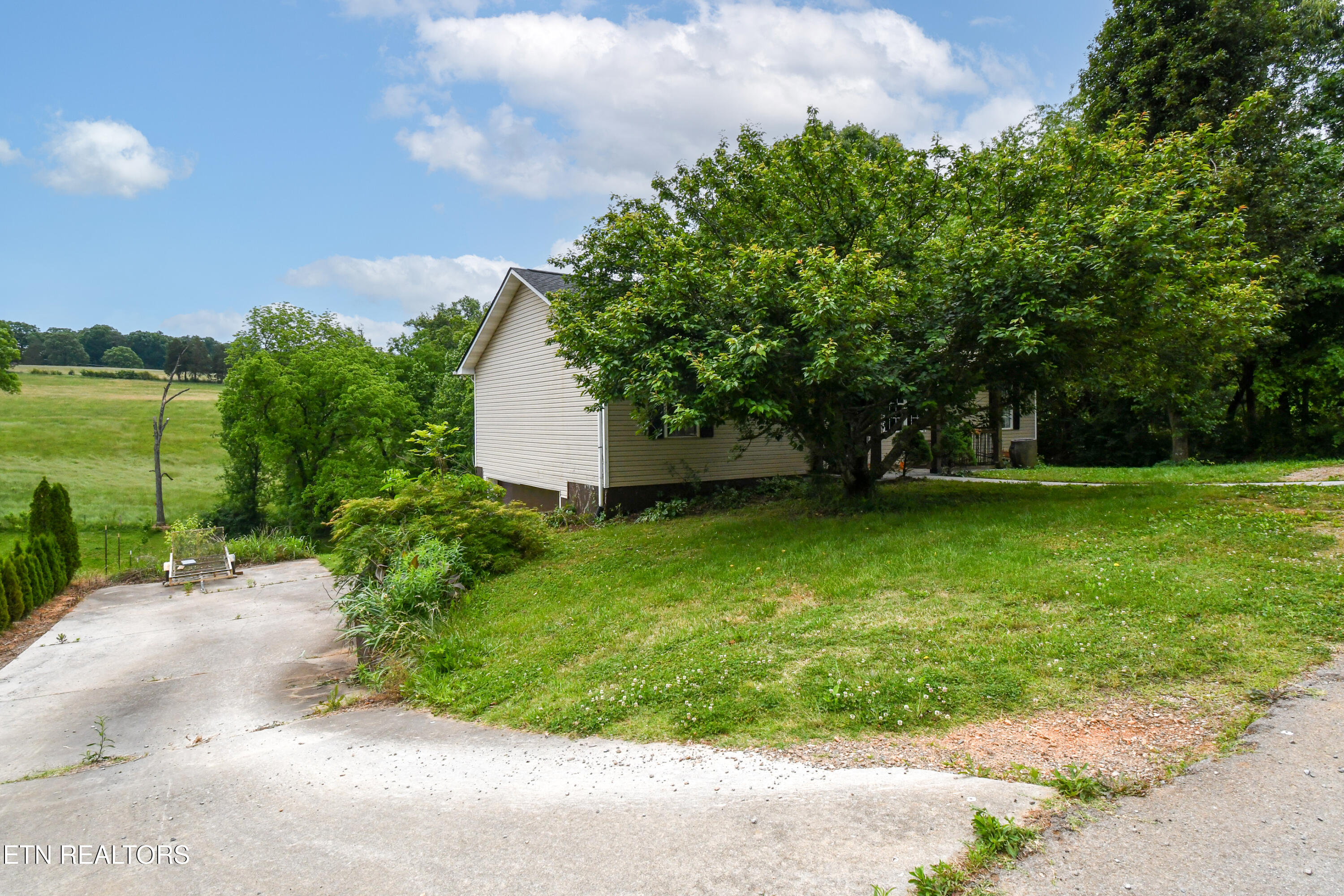 1519 Diamond Head Way Friendsville TN 37737