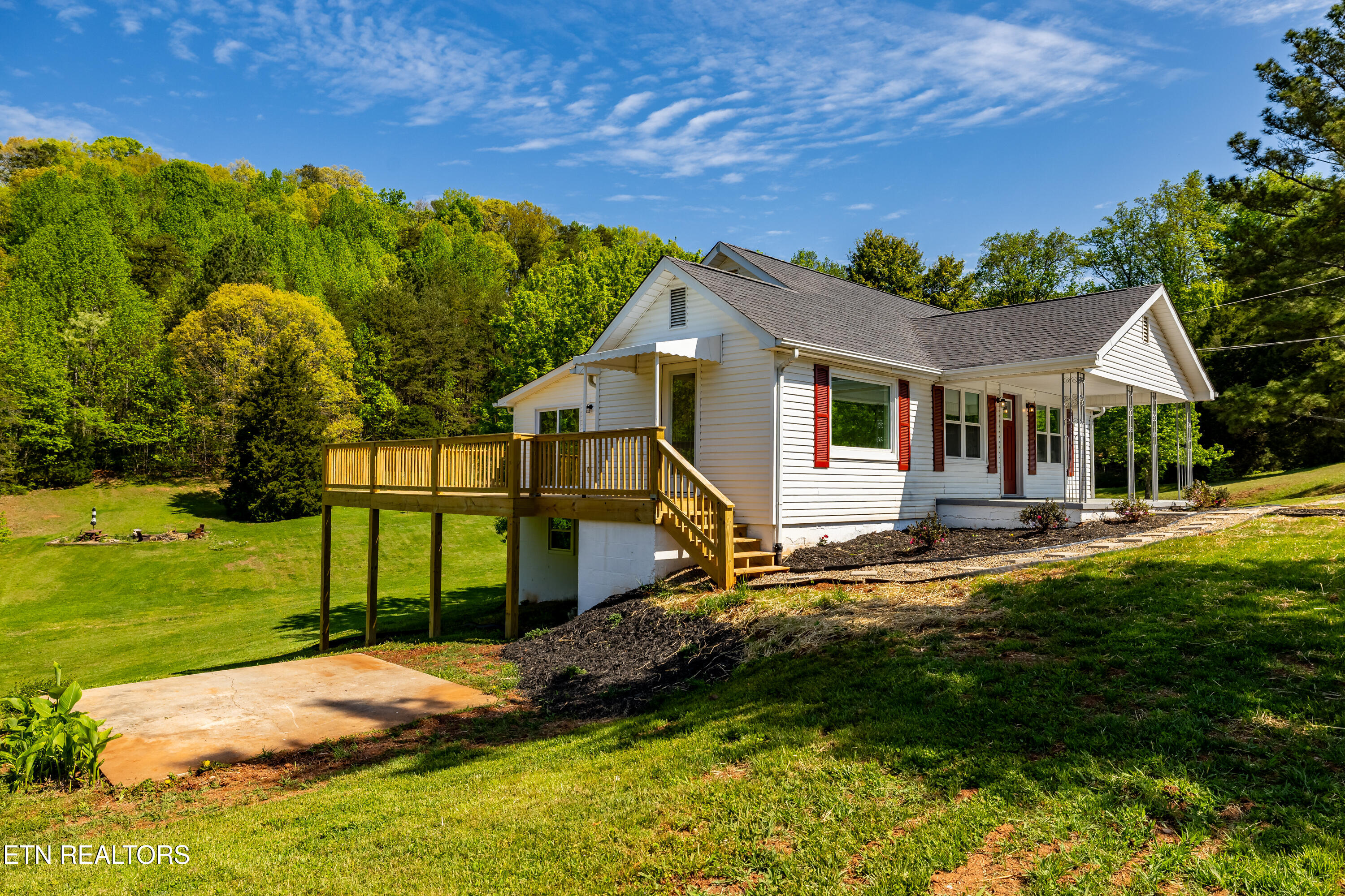 325 Self Hollow Road Rockford TN 37853