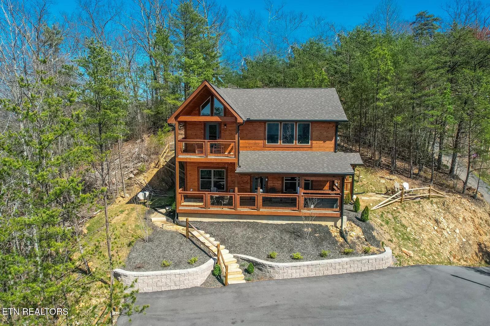 763 Ski View Lane Sevierville TN 37876