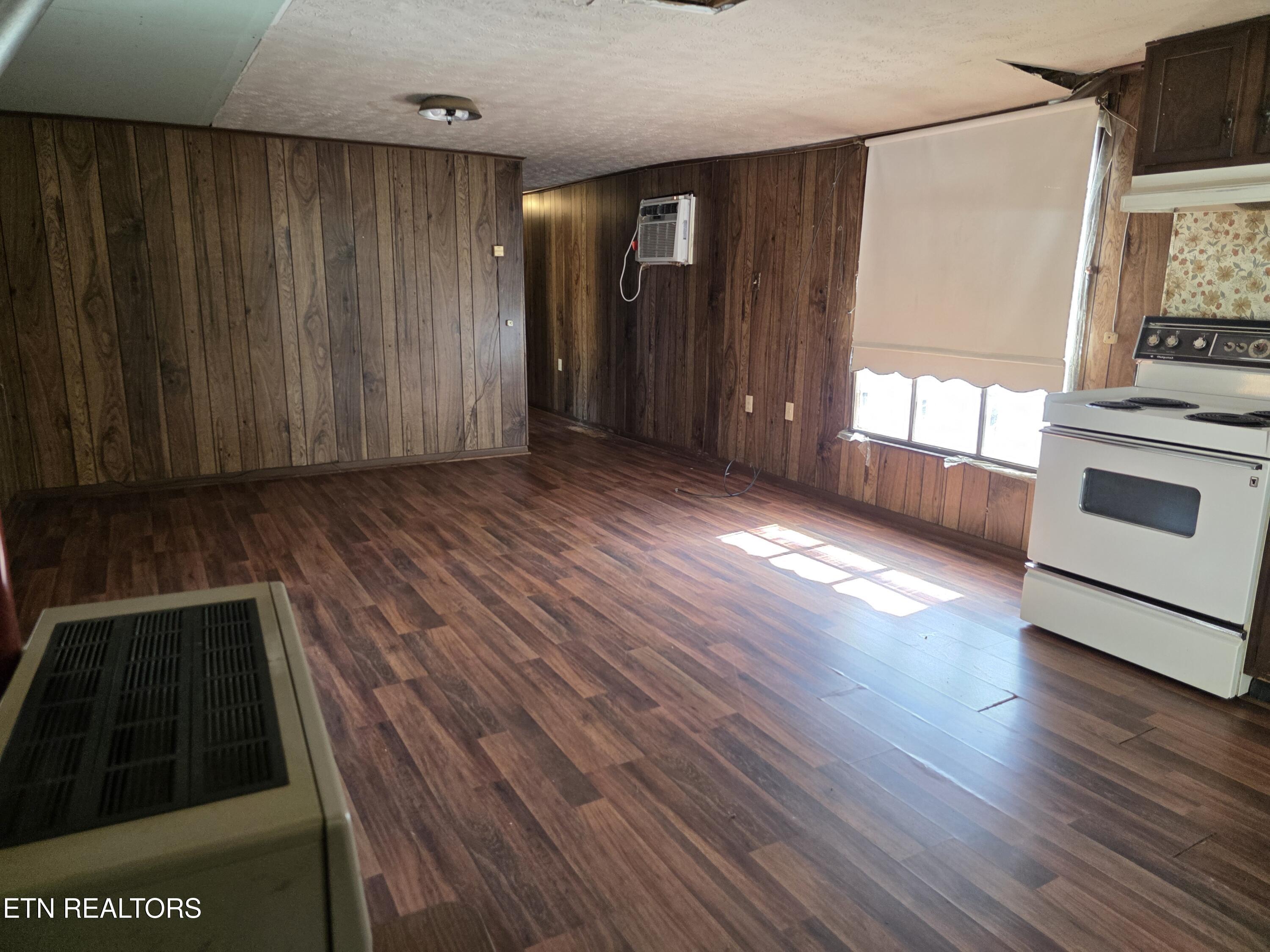 385 Shelton Road Newport TN 37821